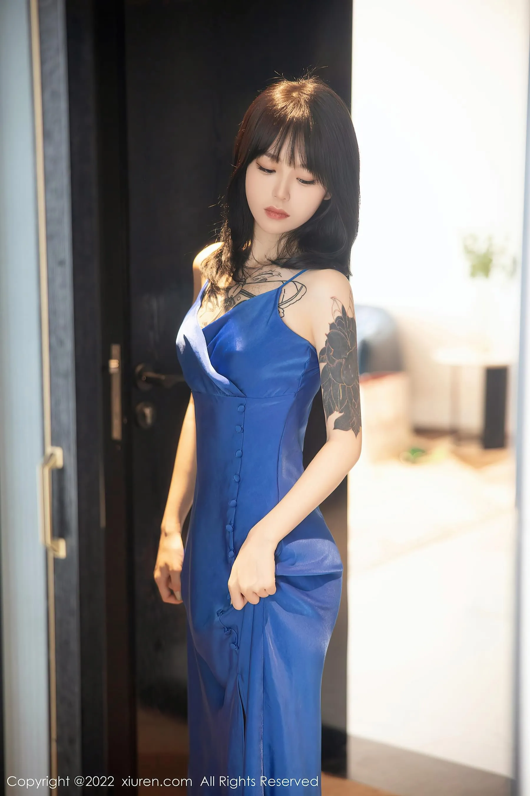  秀人网 No.5165 奶瓶. 吊带裙美腿第4张