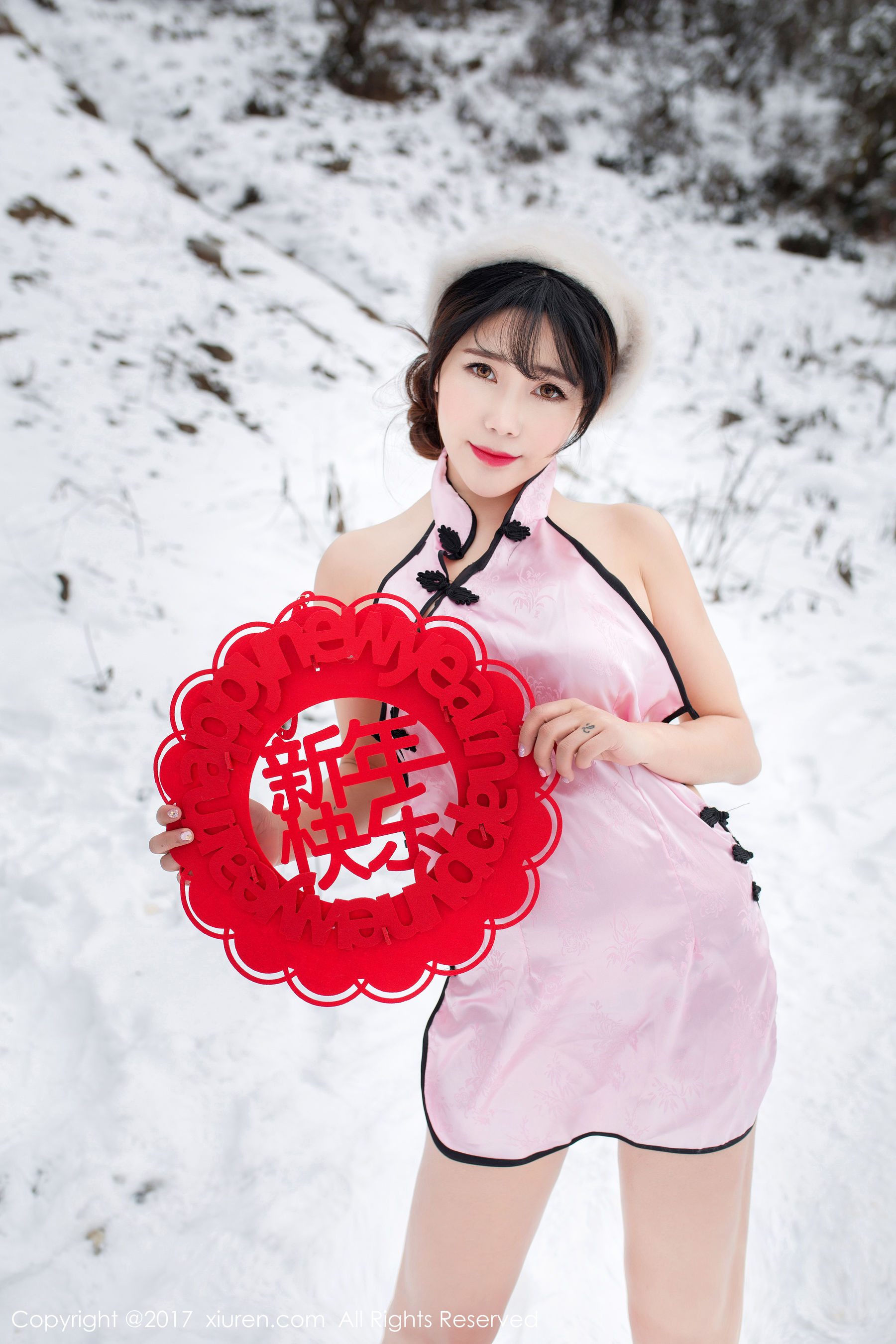 兜豆靓Youlina《新年贺岁》 秀人网XIUREN No.686第1张