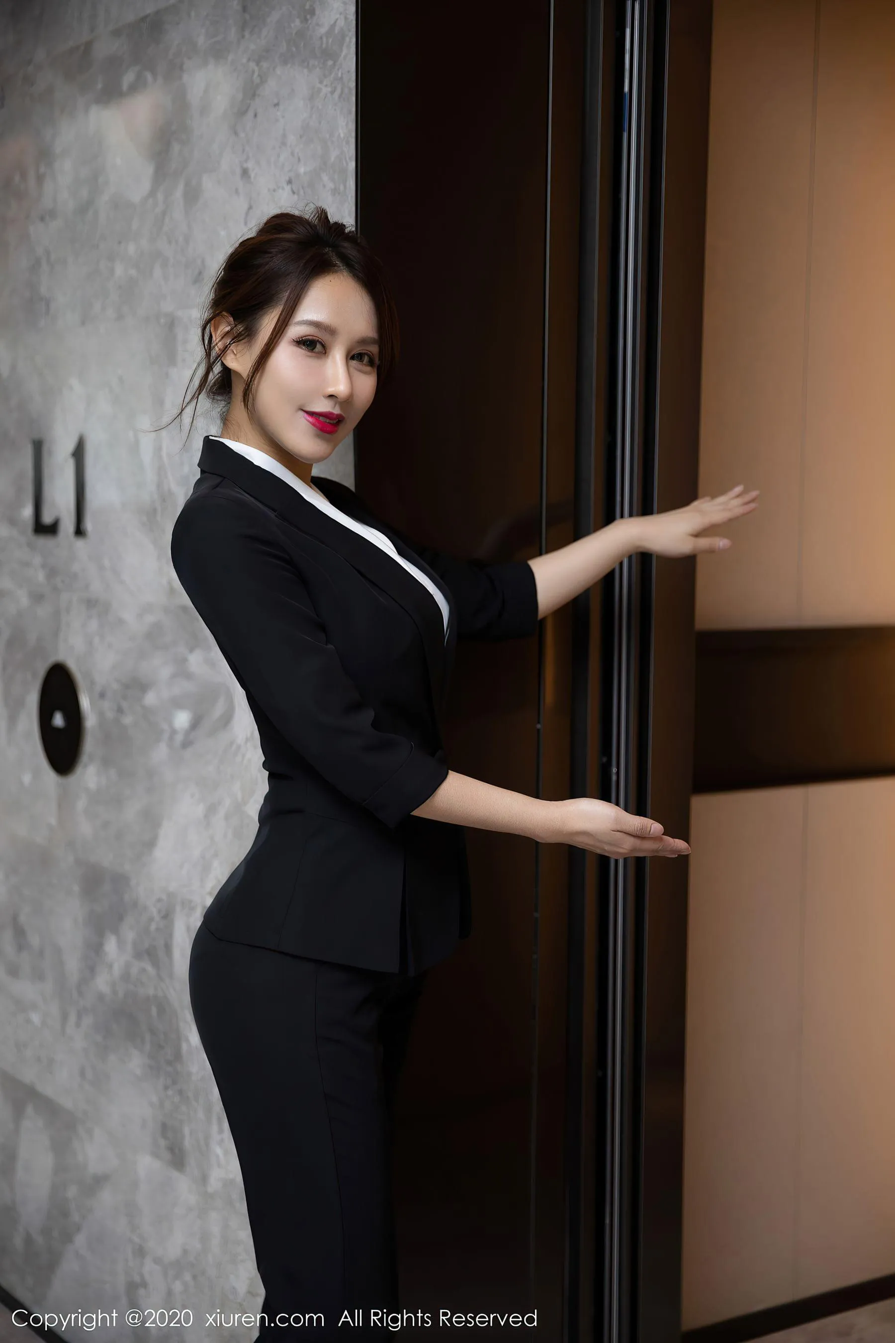  秀人 No.2580 徐安安第18张