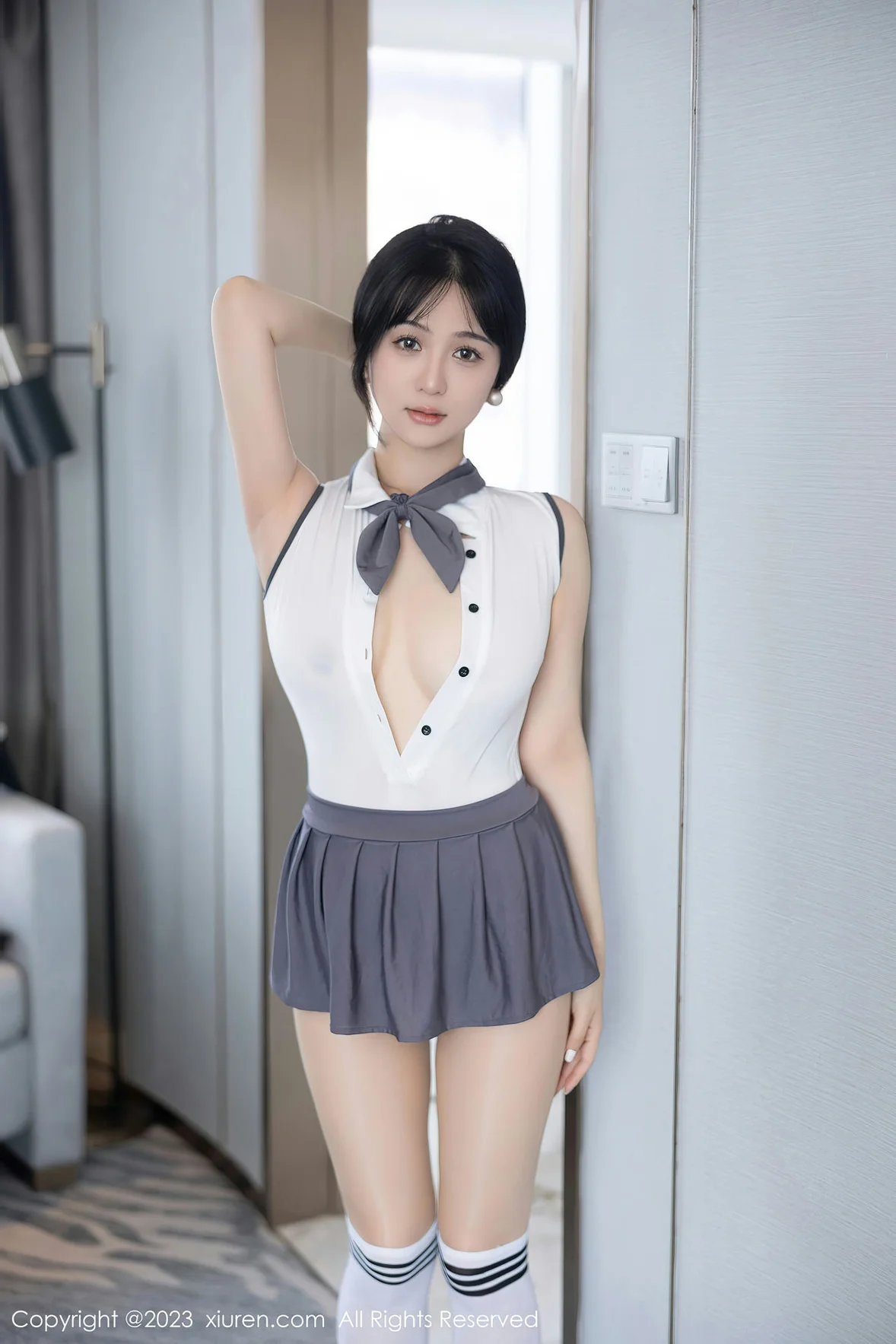  XiuRen 秀人 No.6818 柚琪Rich 轻透高开叉性感写真 [99P]第8张