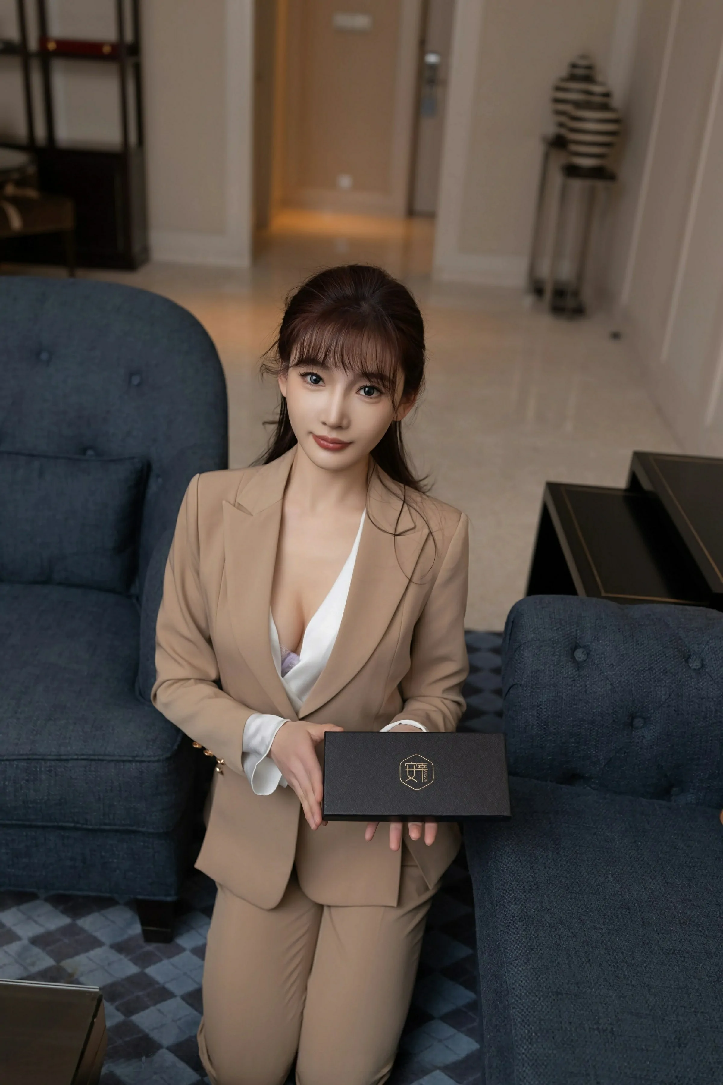  XiuRen 秀人 No.9881 陆萱萱 [82P]第1张