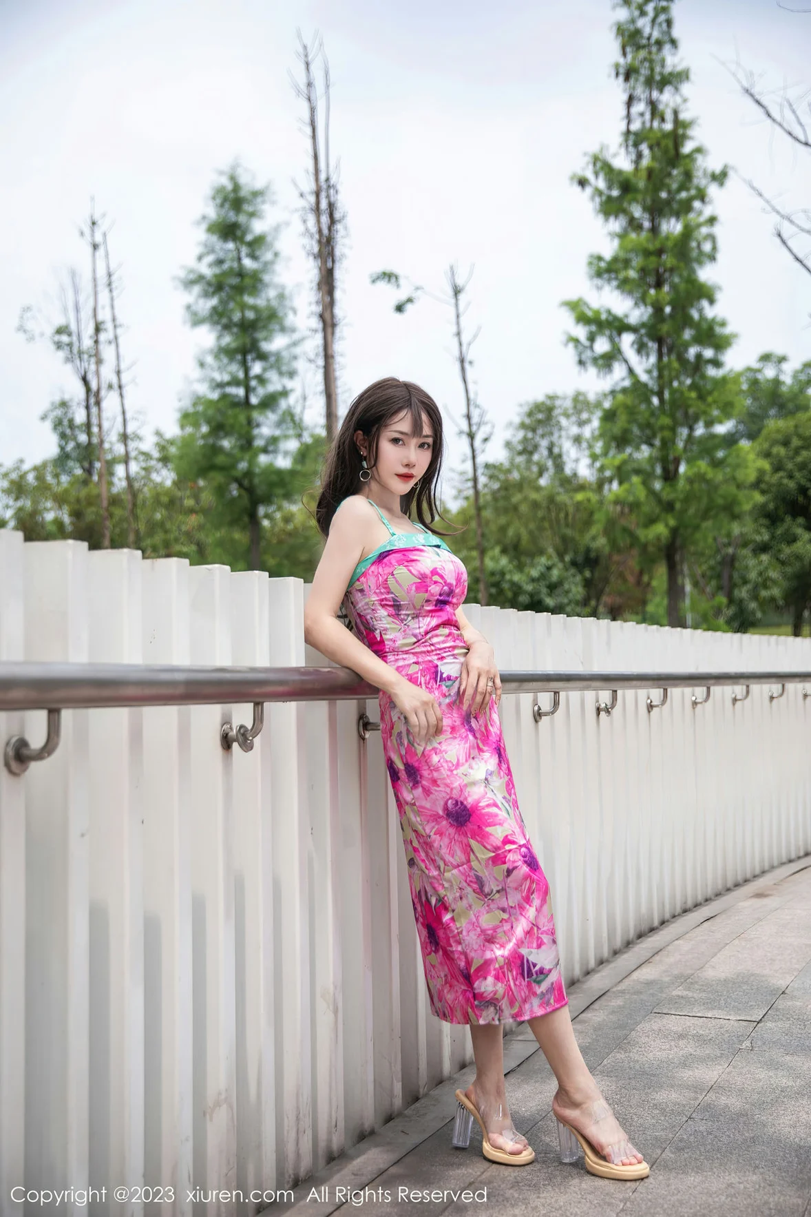  XiuRen 秀人 No.7065 严利娅Yuliya 网红情人裙性感写真 [76P]第4张