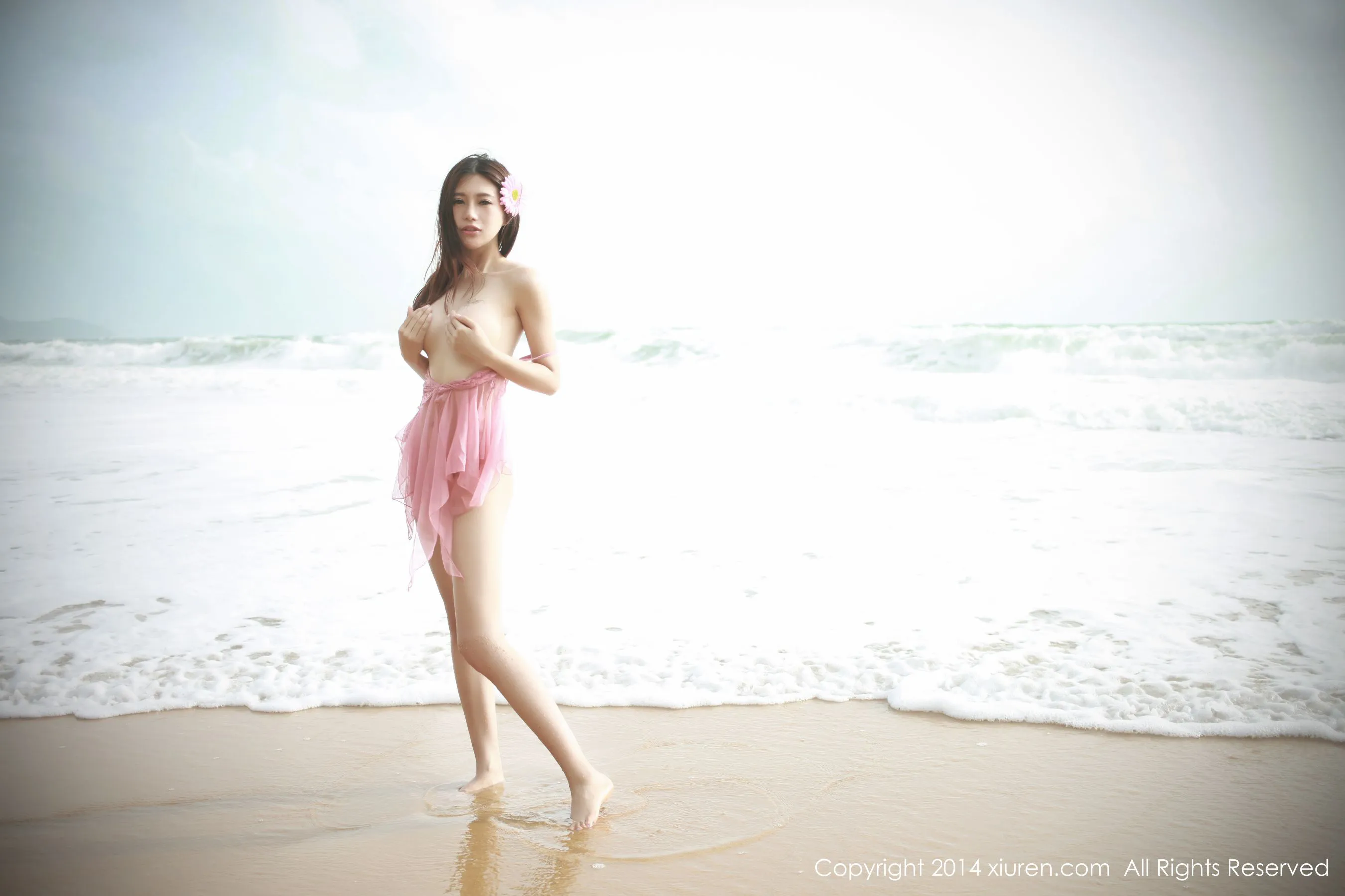  绮里嘉ula《海边风情~~》 秀人网 No.188第13张