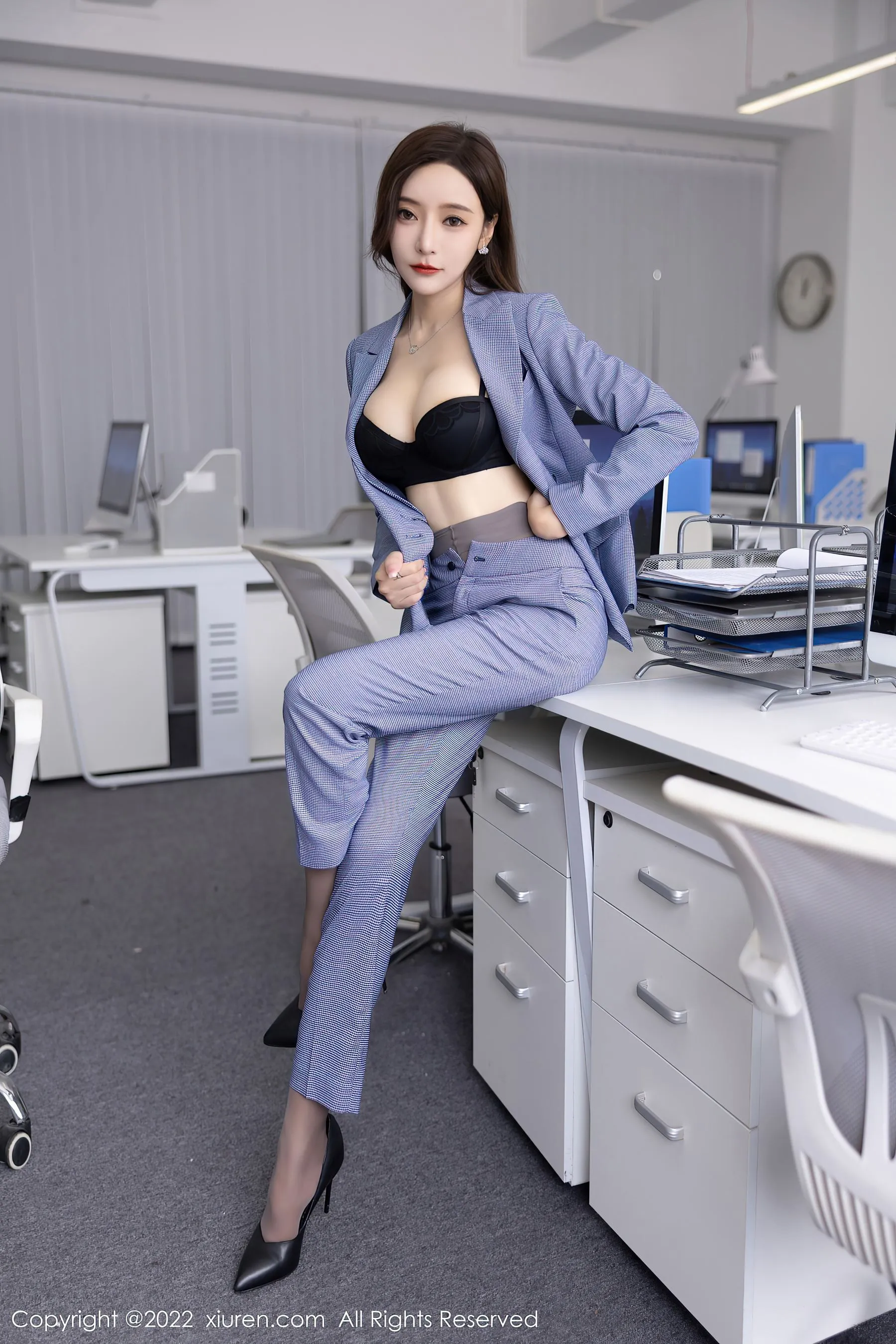 秀人网 No.5629 王馨瑶yanni Ol职业装第24张