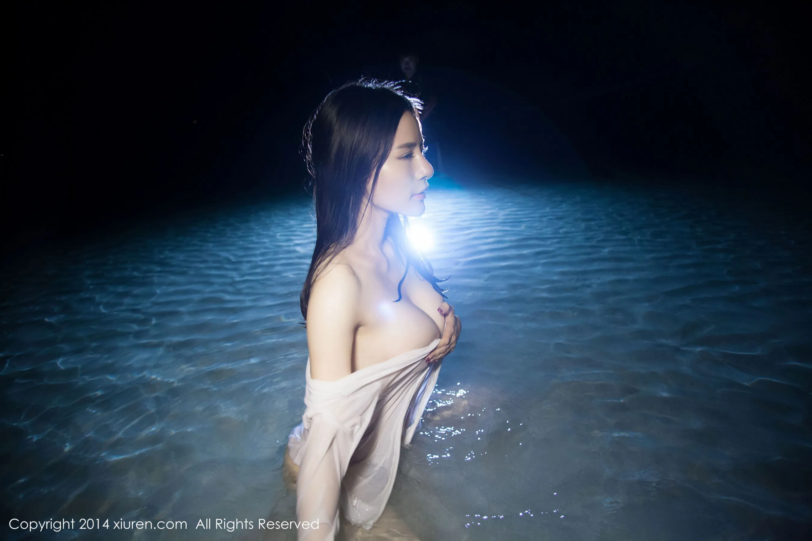 nancy小姿《小清新泳装+沙滩湿身》 秀人网 No.088第18张