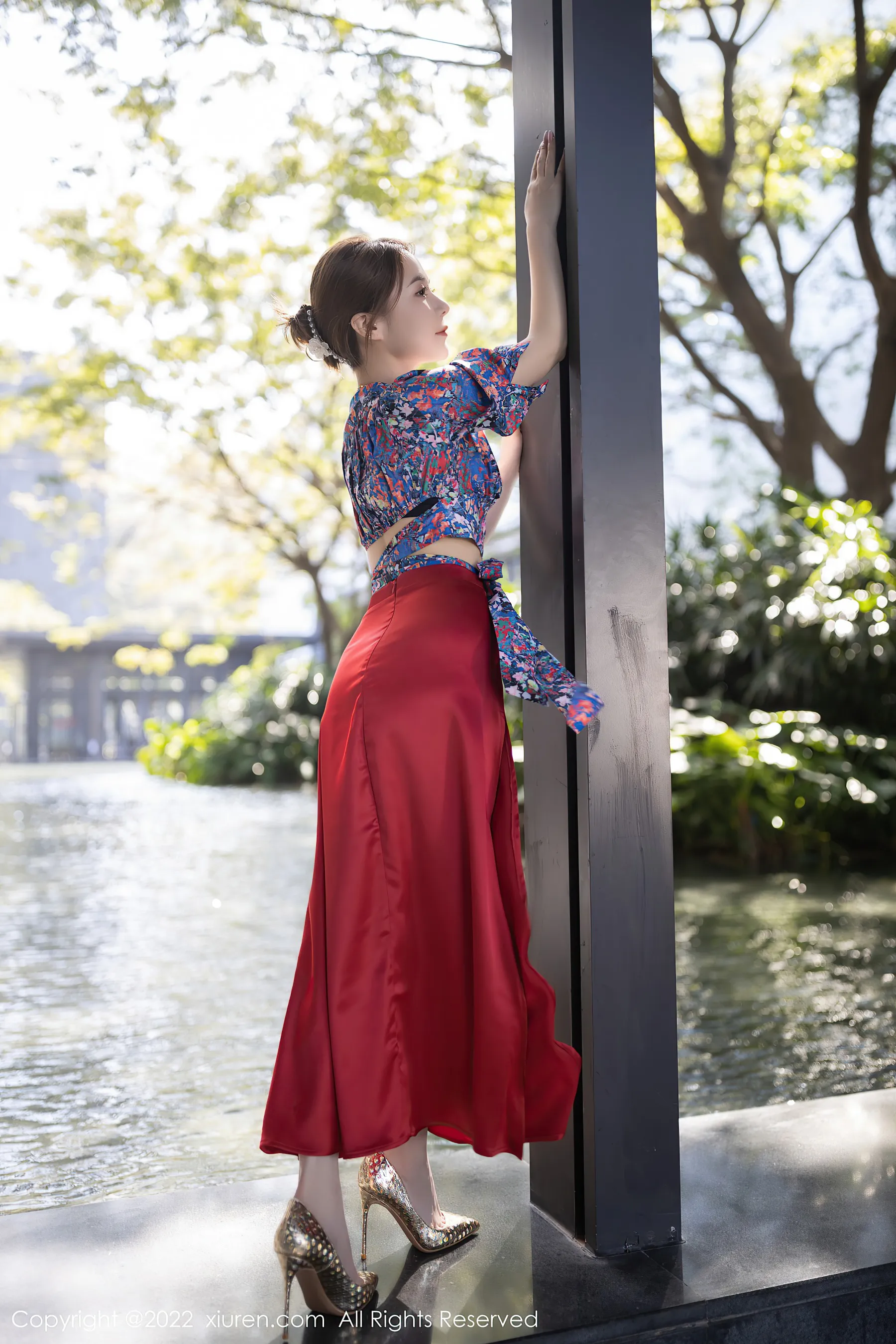  秀人网 No.4674 鱼子酱Fish 三亚旅拍长裙蕾丝写真第9张