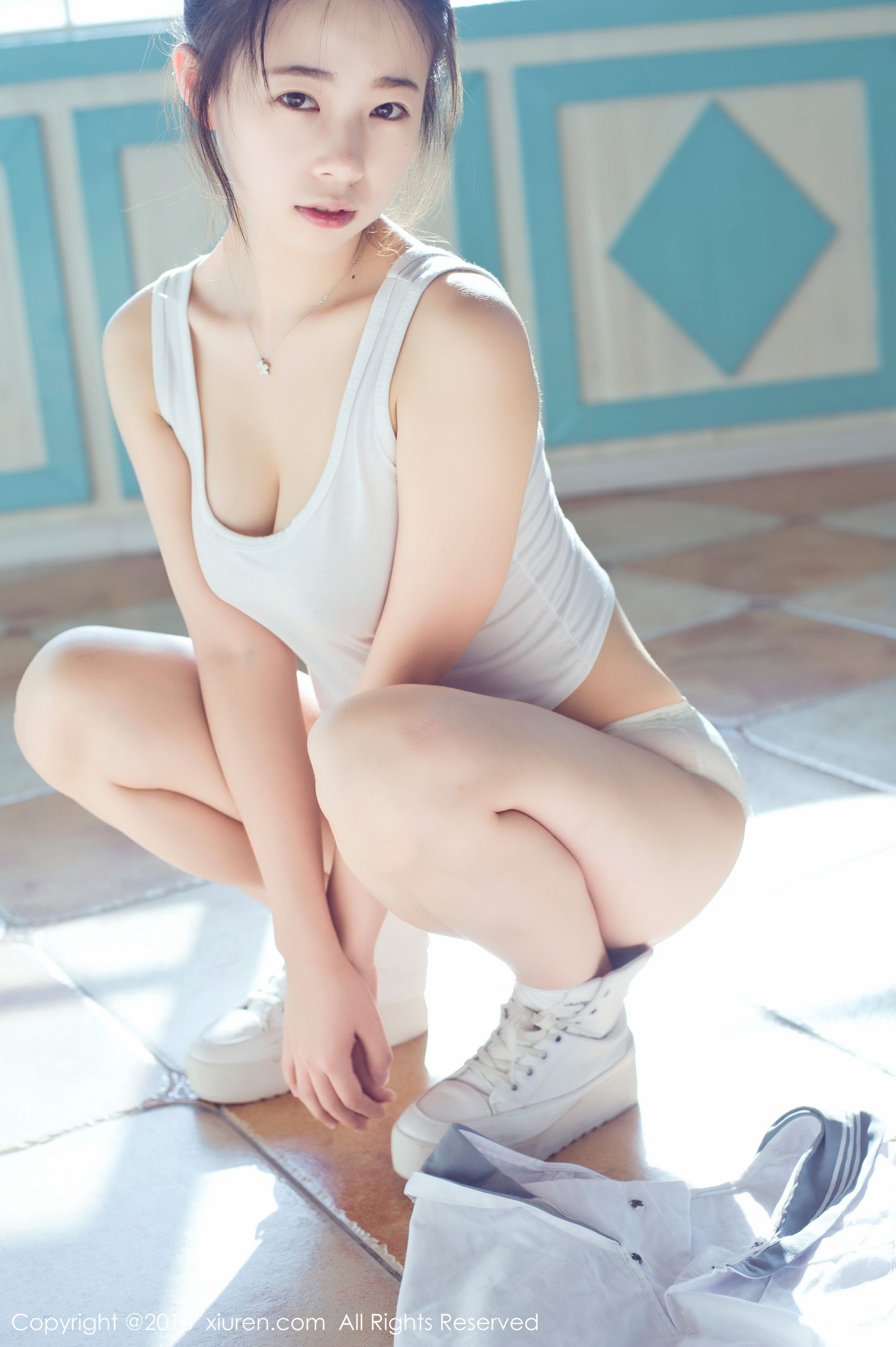  草莓zz/吴允芝《日系死库水、日本高中出操服、小裤裤小背心》 秀人网 No.616第10张