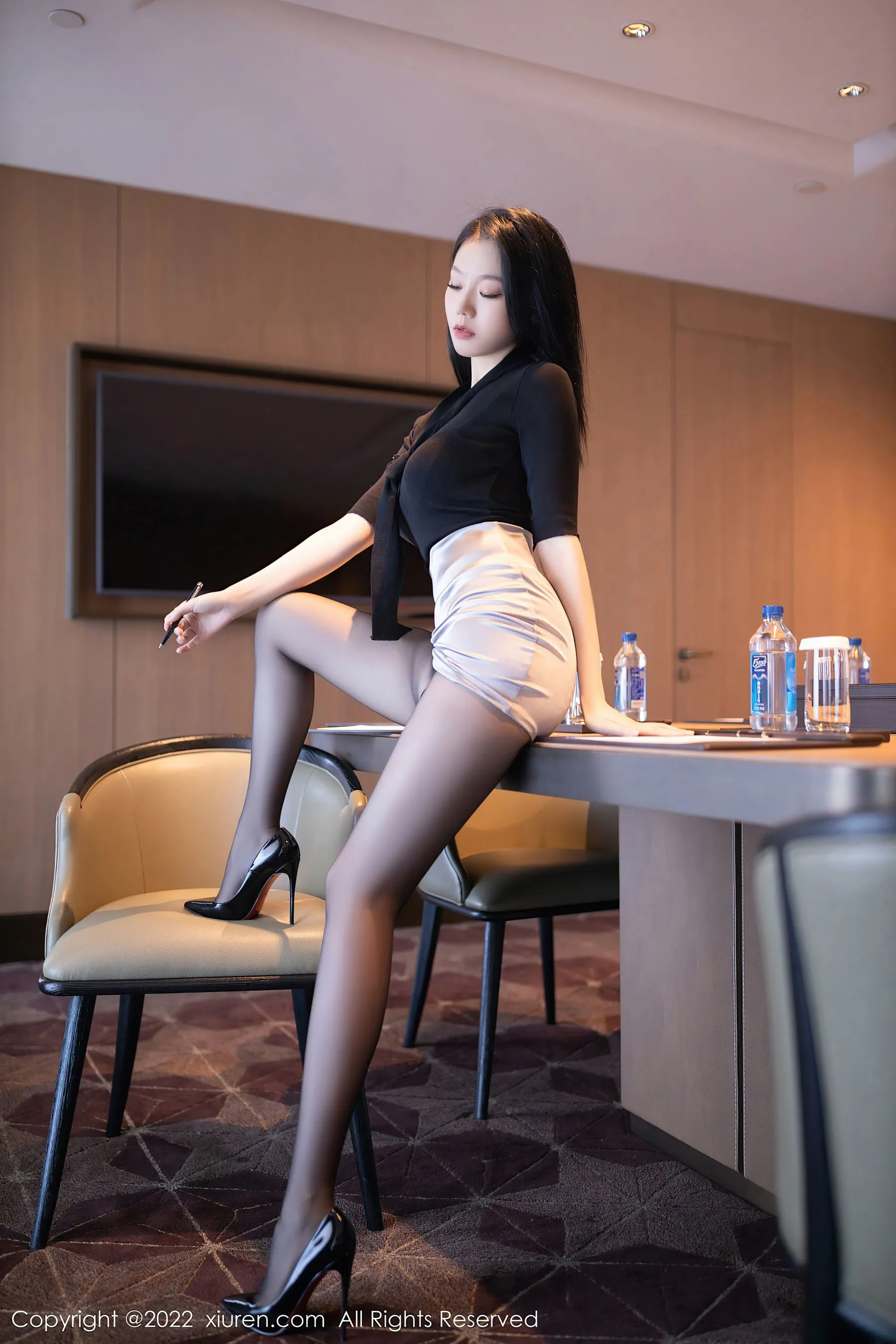  秀人网 No.5756 安然anran 短裙美腿第25张