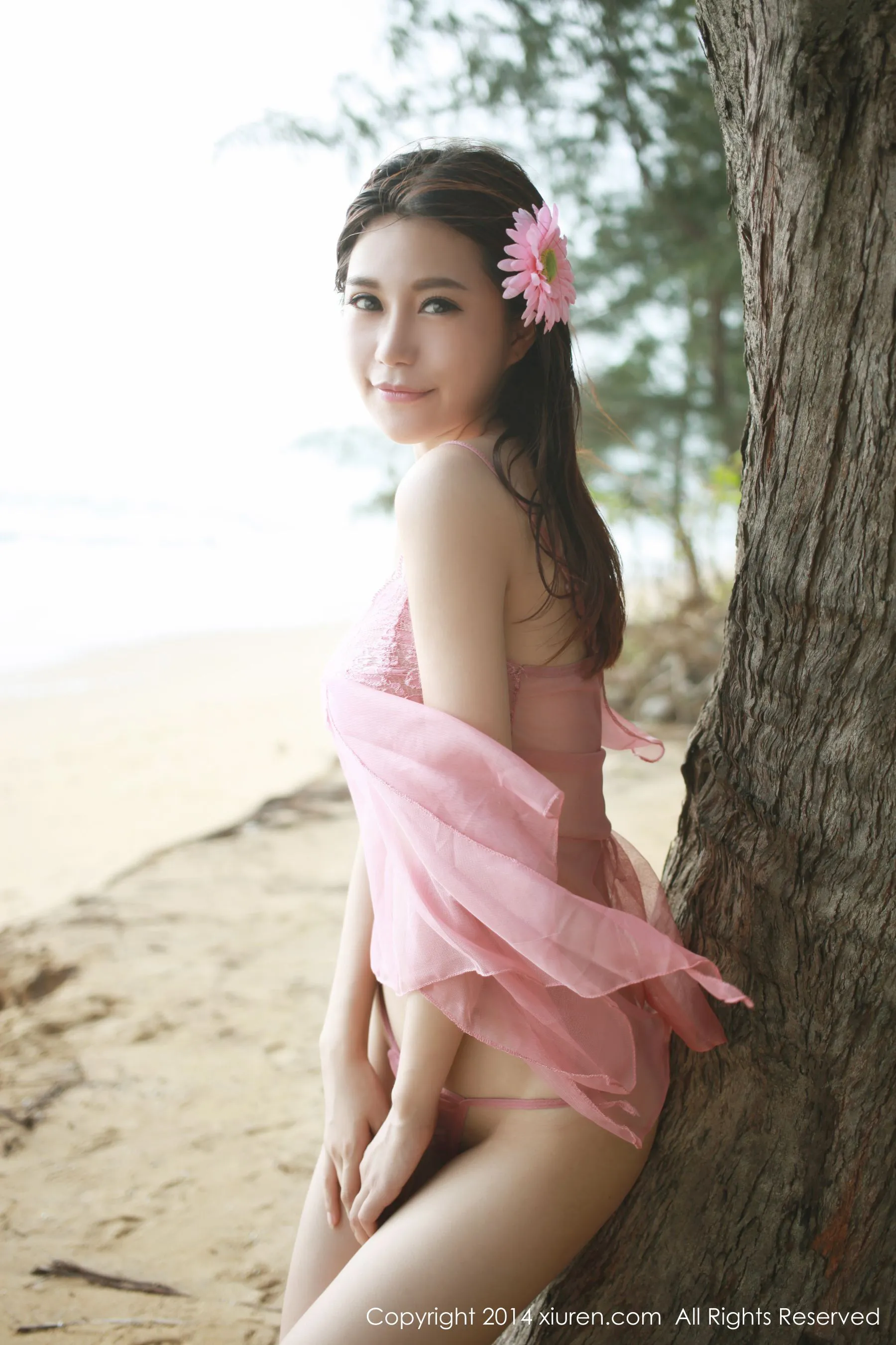  绮里嘉ula《海边风情~~》 秀人网 No.188第12张