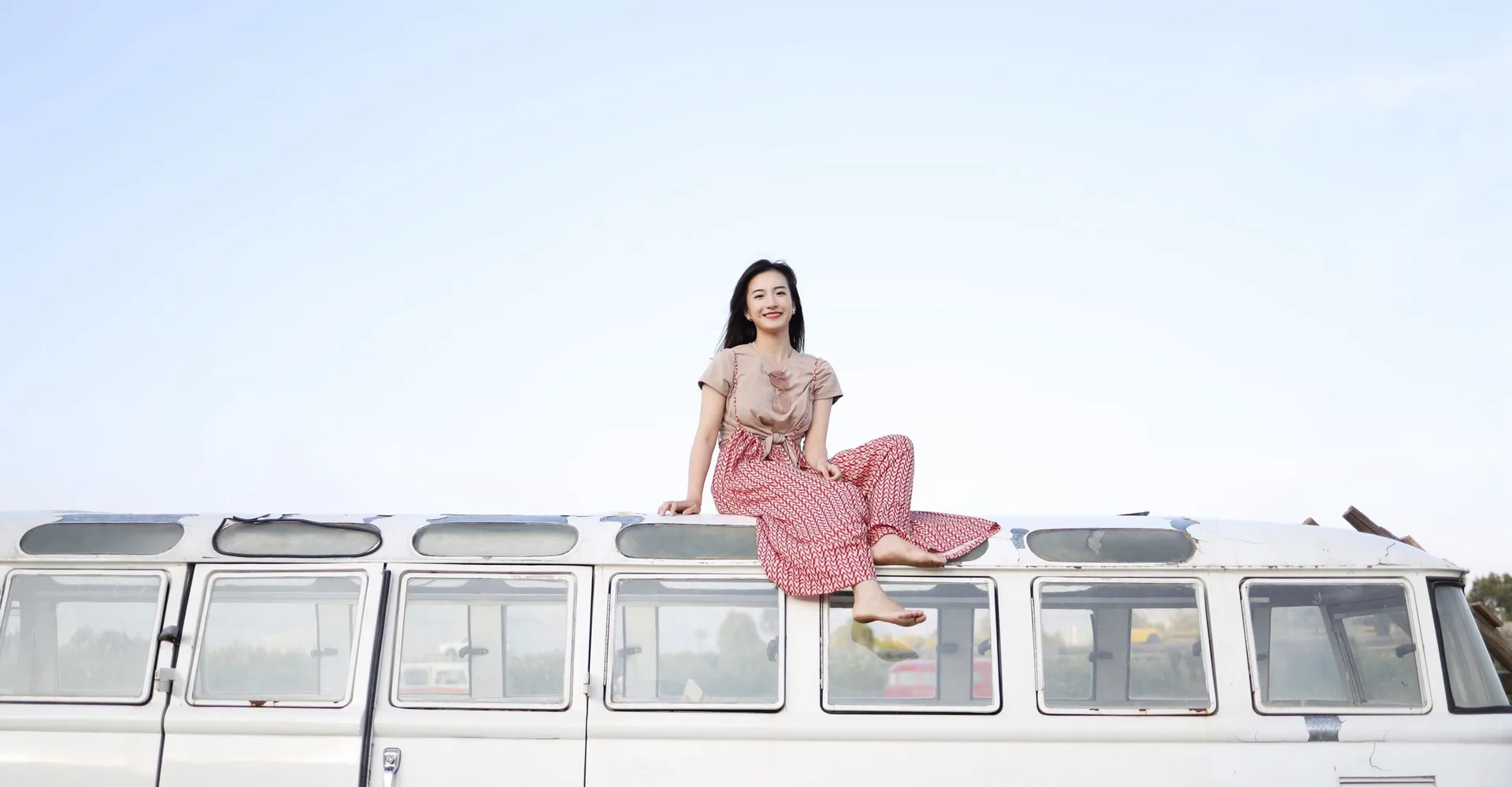  XIUREN秀人网 No.1718 艺儿拿铁第18张