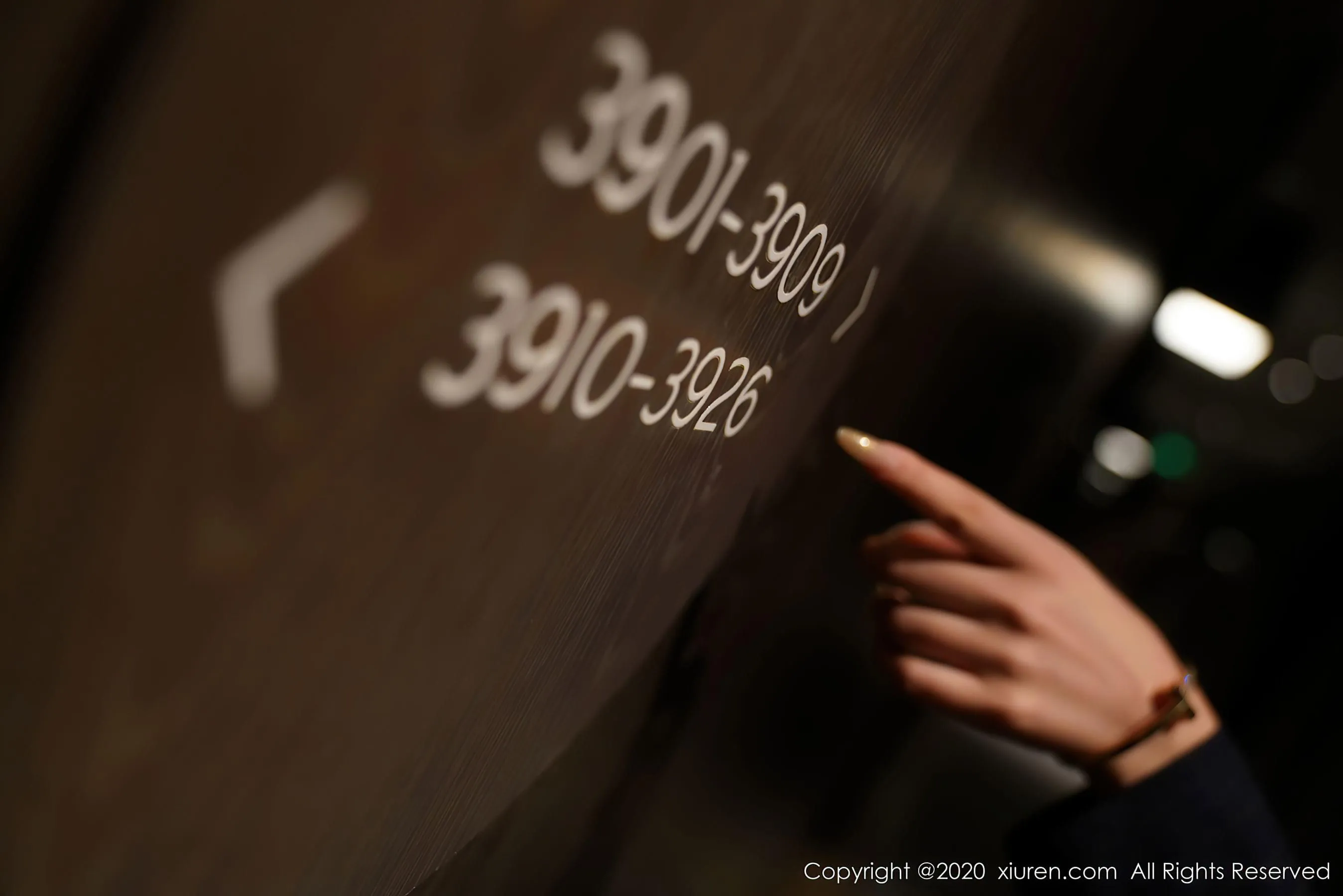  秀人XIUREN No.2396 柴婉艺Averie第2张