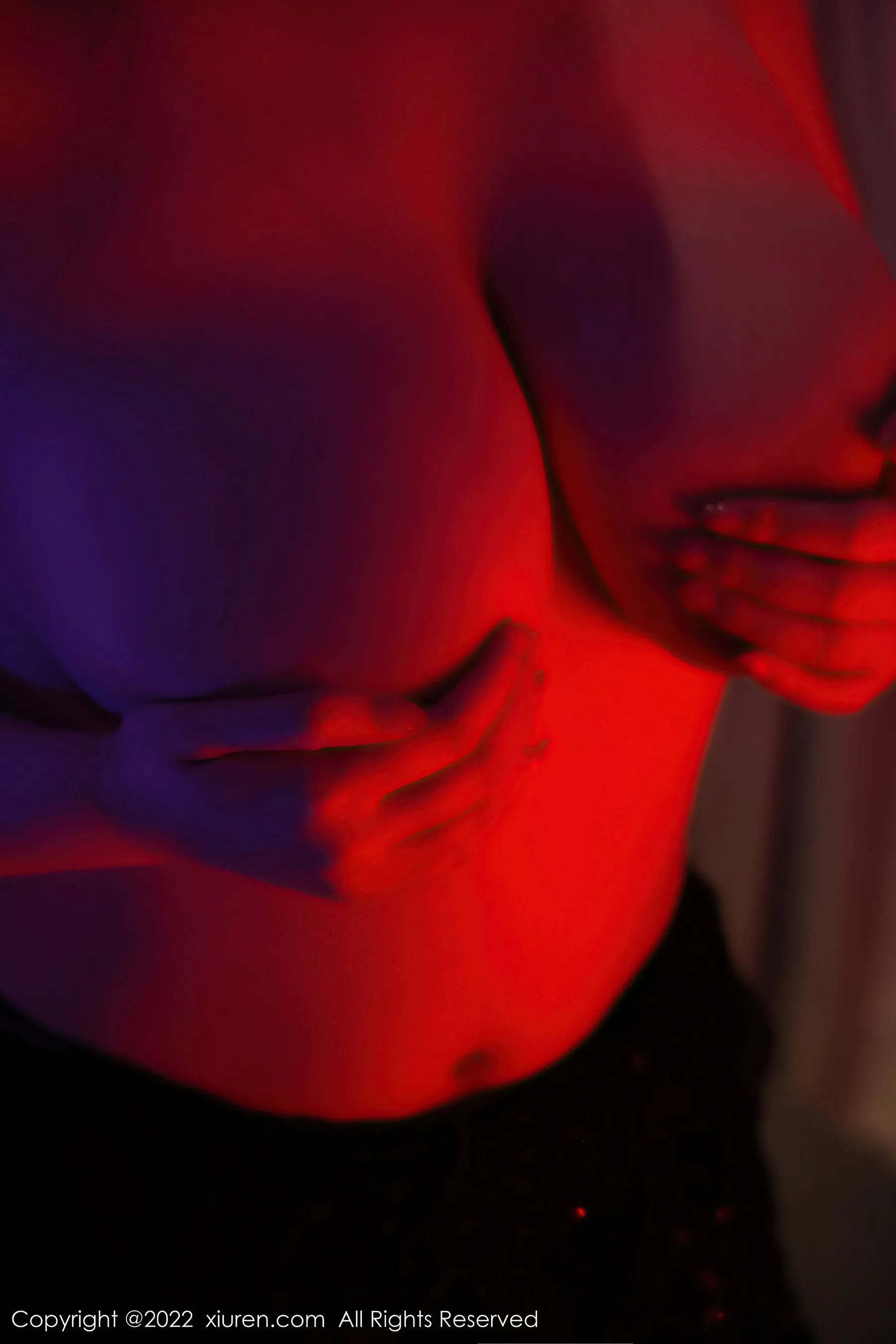  秀人网 No.4982 王俪丁小宝贝 吊带裙美腿第14张