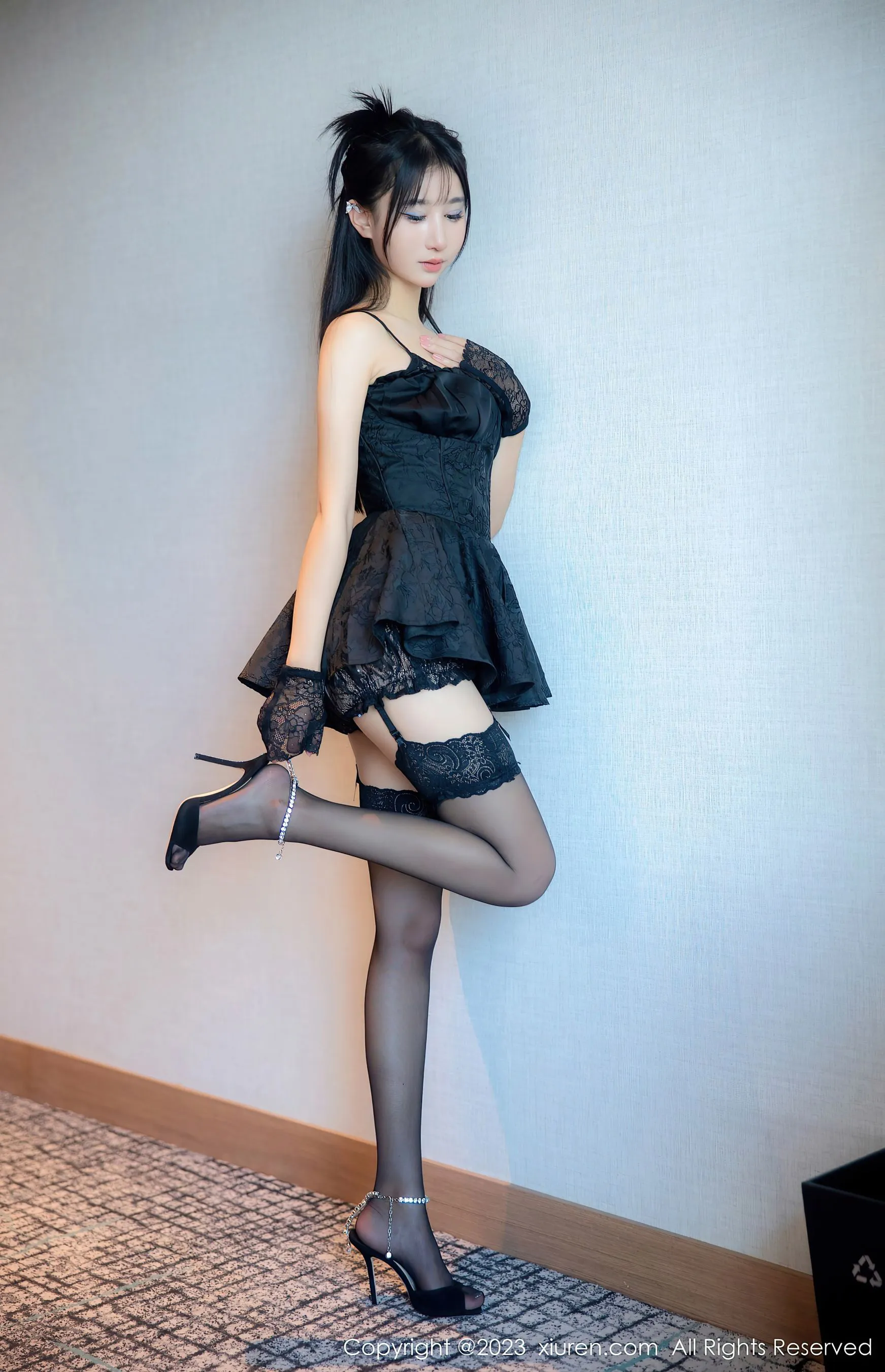  秀人网 No.6516 小果冻儿 黑丝美腿第22张