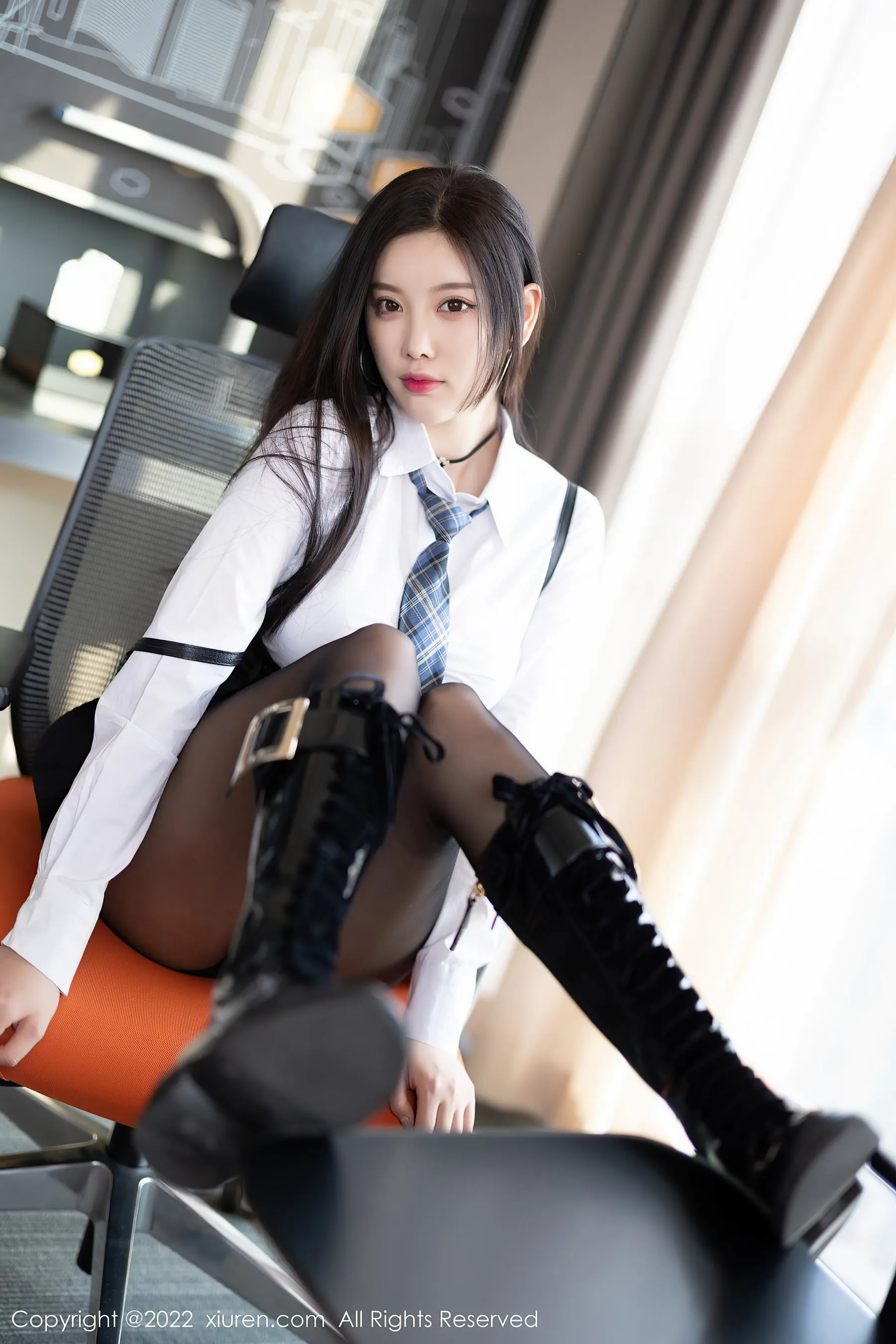  秀人网 No.4856 杨晨晨Yome 黑丝美腿女神写真第25张