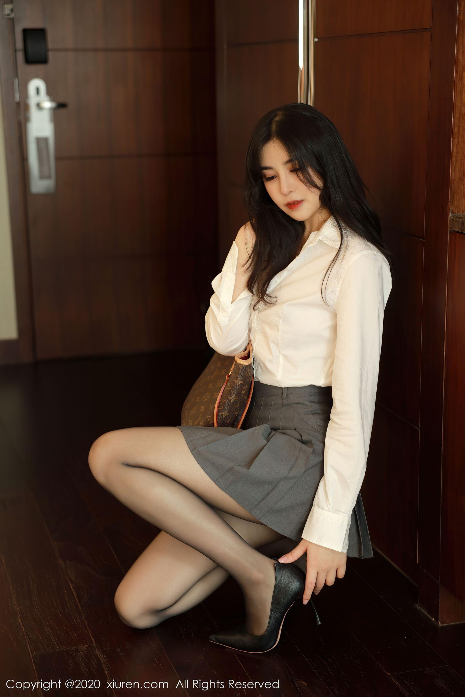 秀人XIUREN No.2330 韩静安第1张