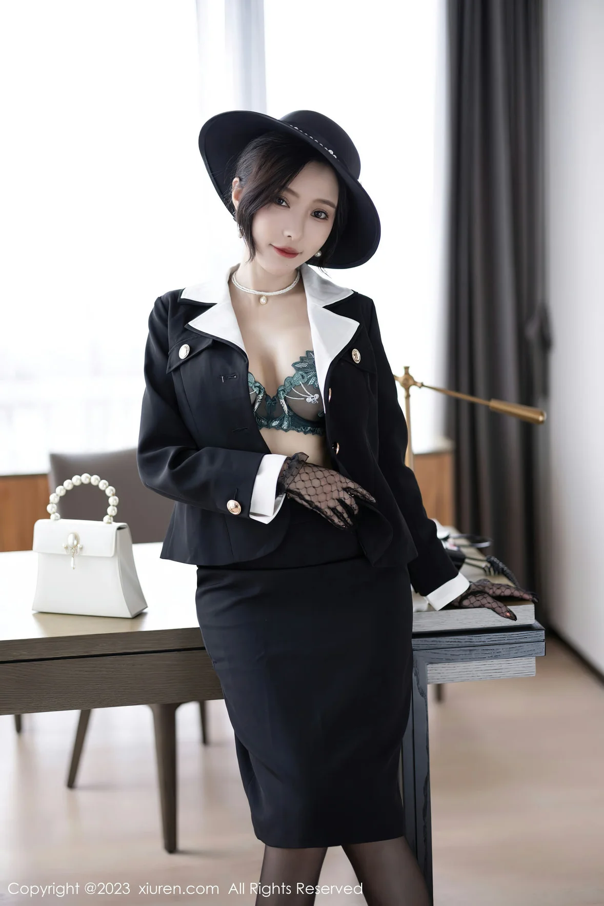  XiuRen 秀人 No.7048 王馨瑶yanni 气质高跟黑丝 [82P]第5张