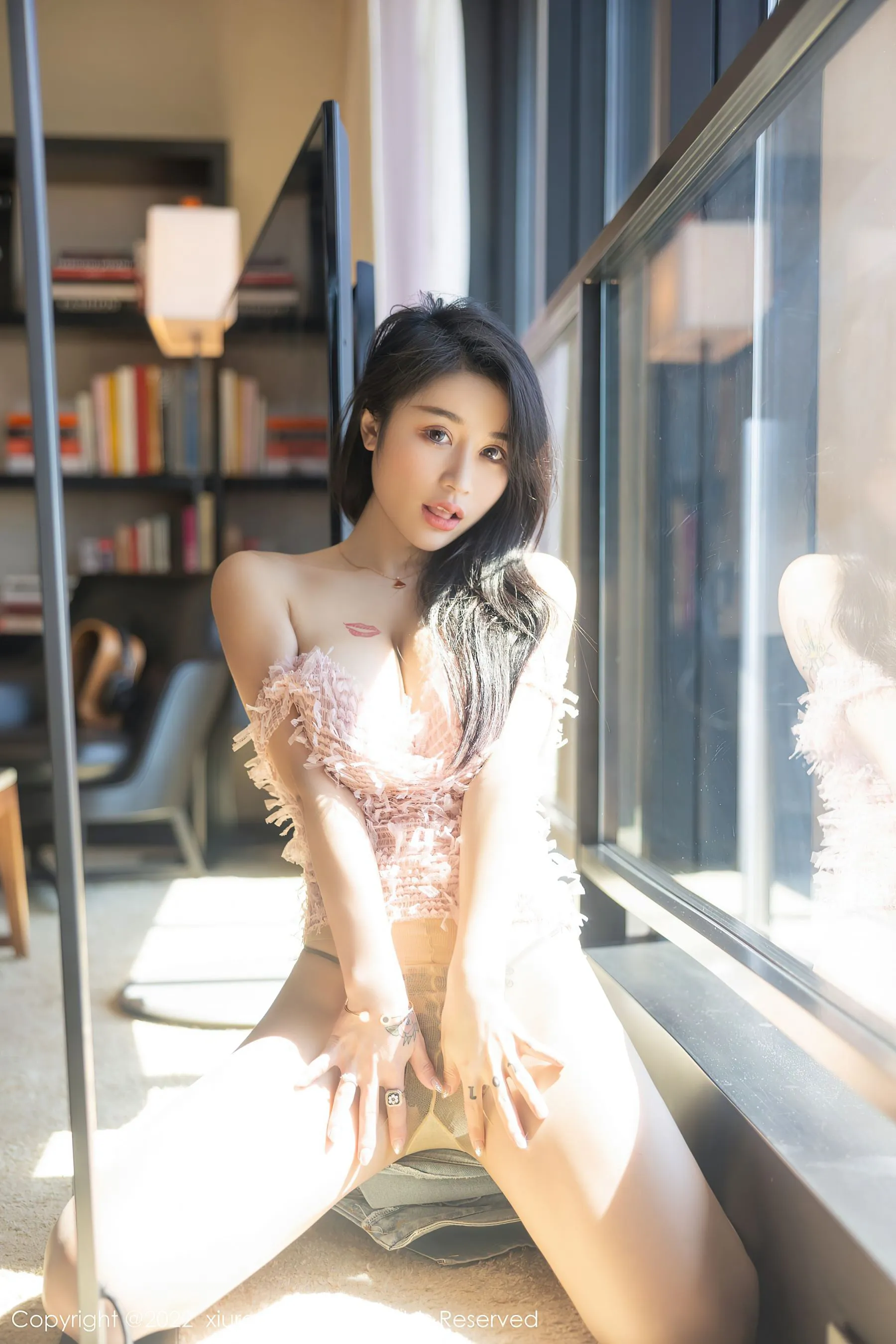 秀人网 No.5489 美七Mia 西双版纳旅拍第15张