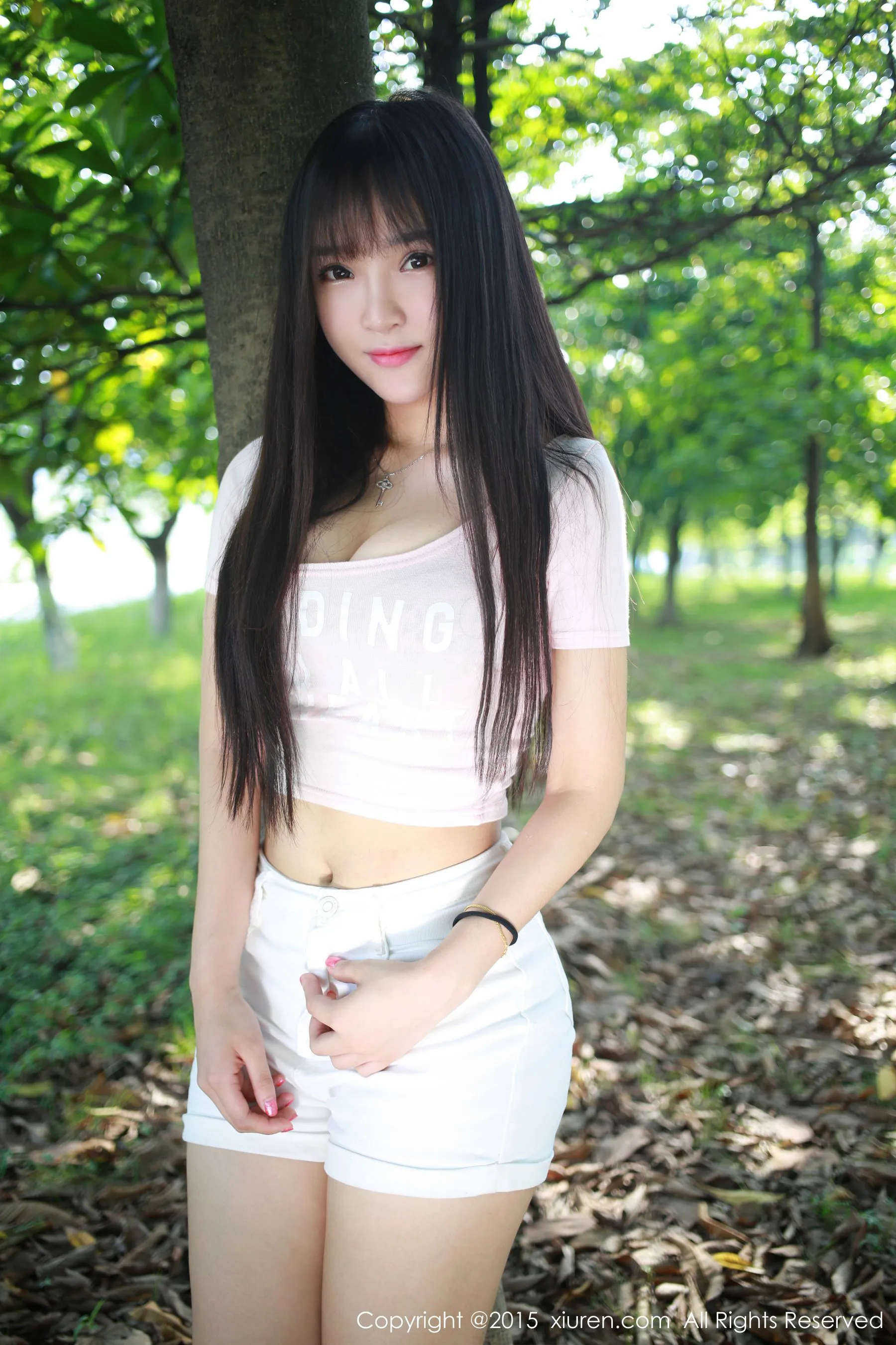  夏瑶baby《清新热裤妹子外拍》 秀人网 No.345第1张