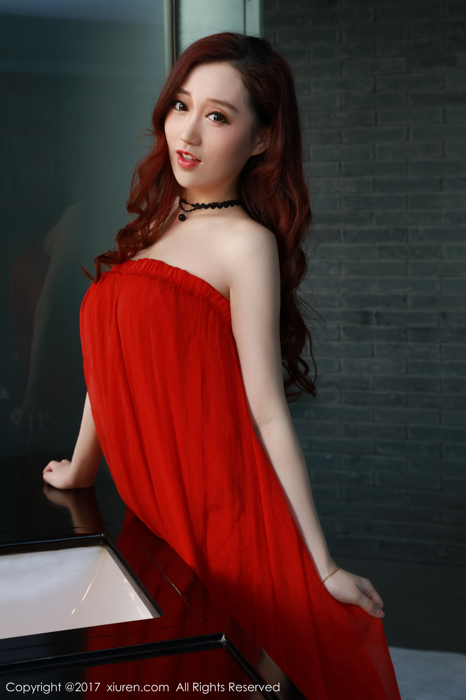 叶梦轩《性感蕾丝、野性豹纹》 秀人网XIUREN No.681第4张