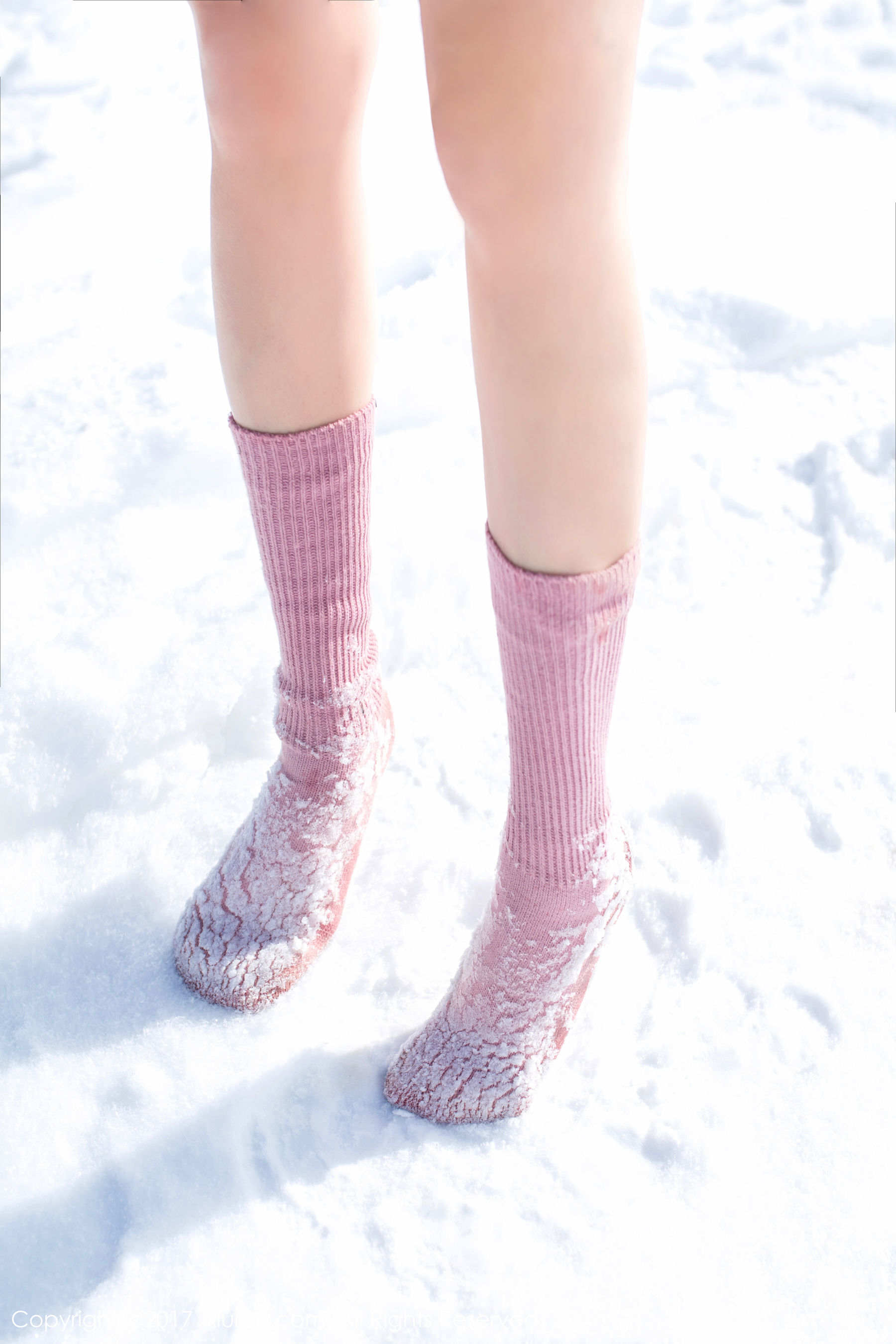  兜豆靓Youlina《冬天雪地人体摄影》 秀人网XIUREN No.720第6张