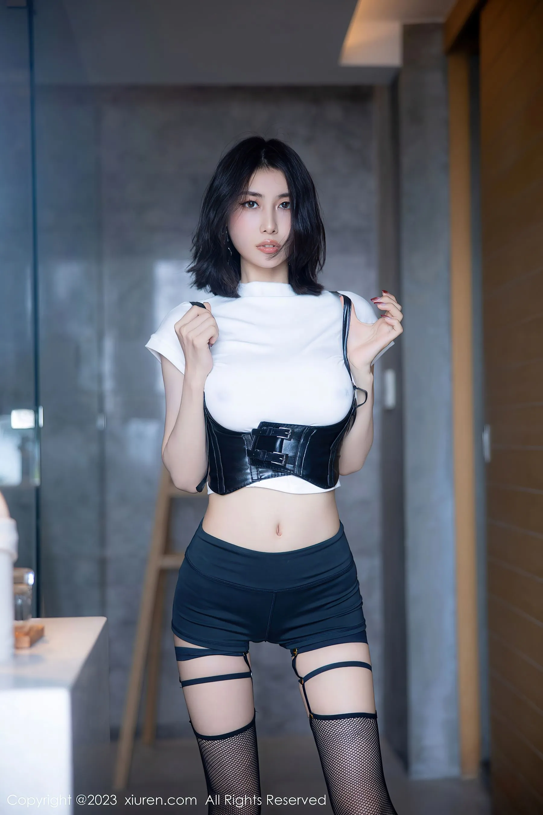 秀人网 No.6443 lingyu69 新人美腿第1张