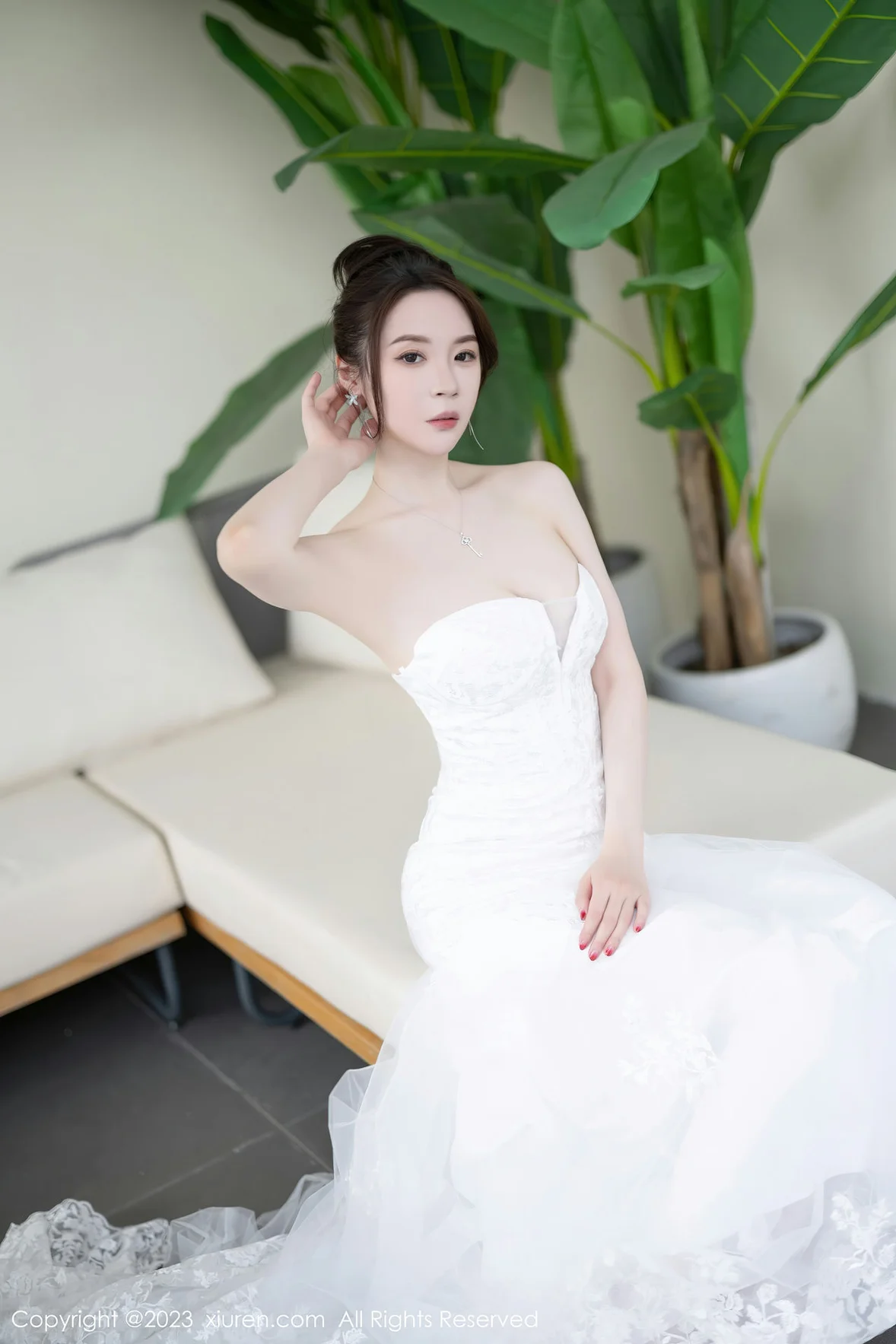  XiuRen 秀人 No.7310 梦心玥 白色婚纱服饰安吉旅拍 [84P]第11张