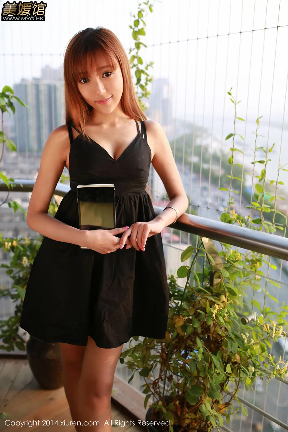  王馨瑤Yanni《驰为数码宣传片》 秀人网 No.135第20张