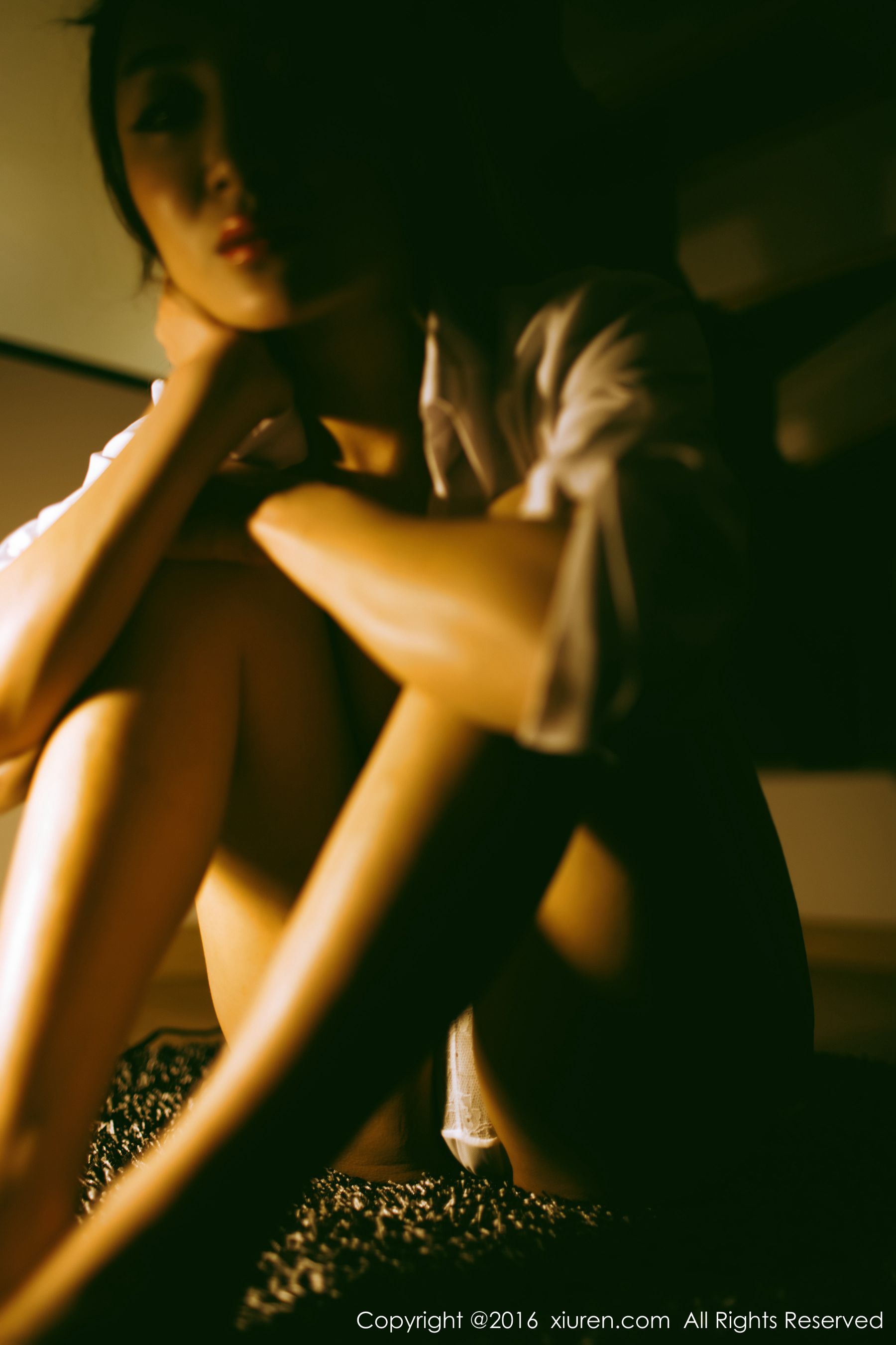  Sugar梁莹《修长的美腿与浑圆的翘臀》 秀人网 No.631第3张