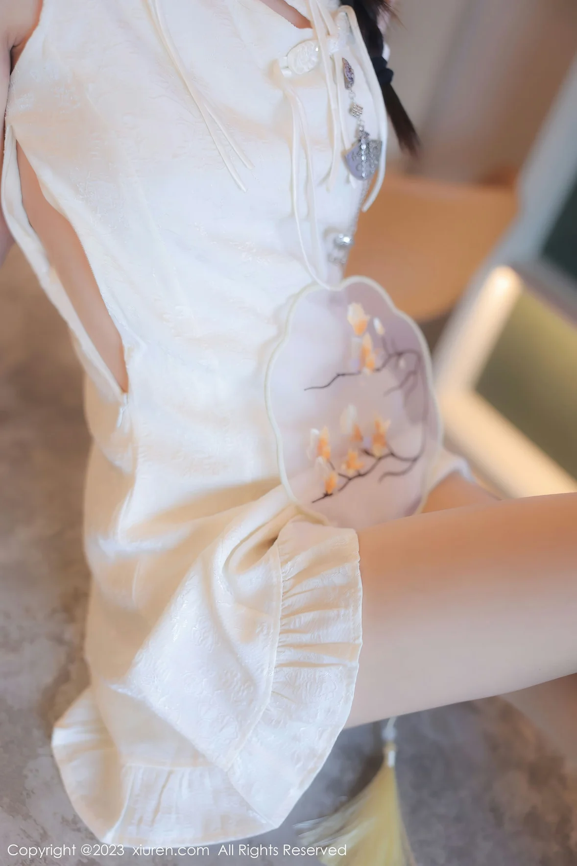  XiuRen 秀人 No.6813 幼幼 白色旗袍性感写真 [81P]第14张