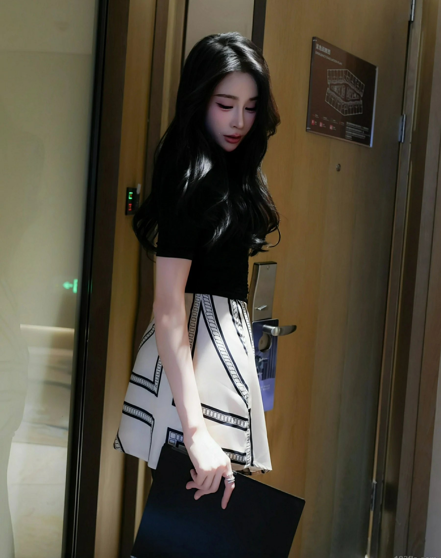  秀人网 No.10817 椰汁糯米姬 [80P]第6张