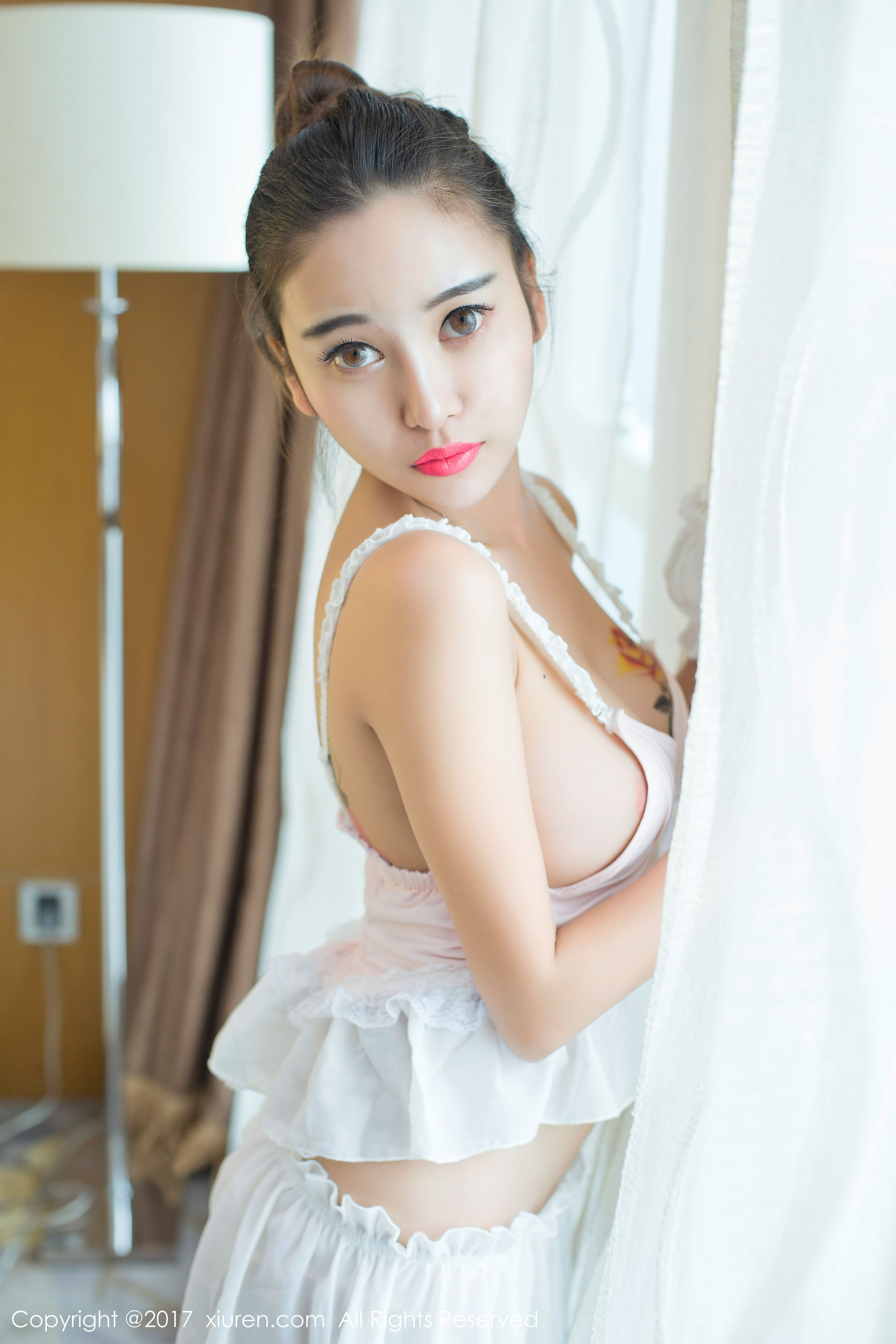 李梓熙《皮革女王和粉色女仆》 秀人网XIUREN No.707第18张