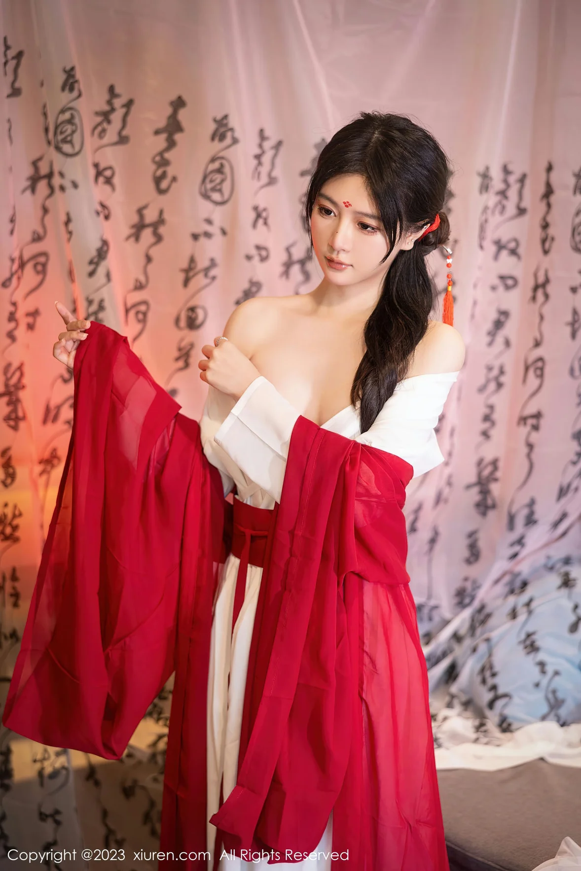  XiuRen 秀人 No.7192 幼幼 红色古装性感写真 [93P]第4张