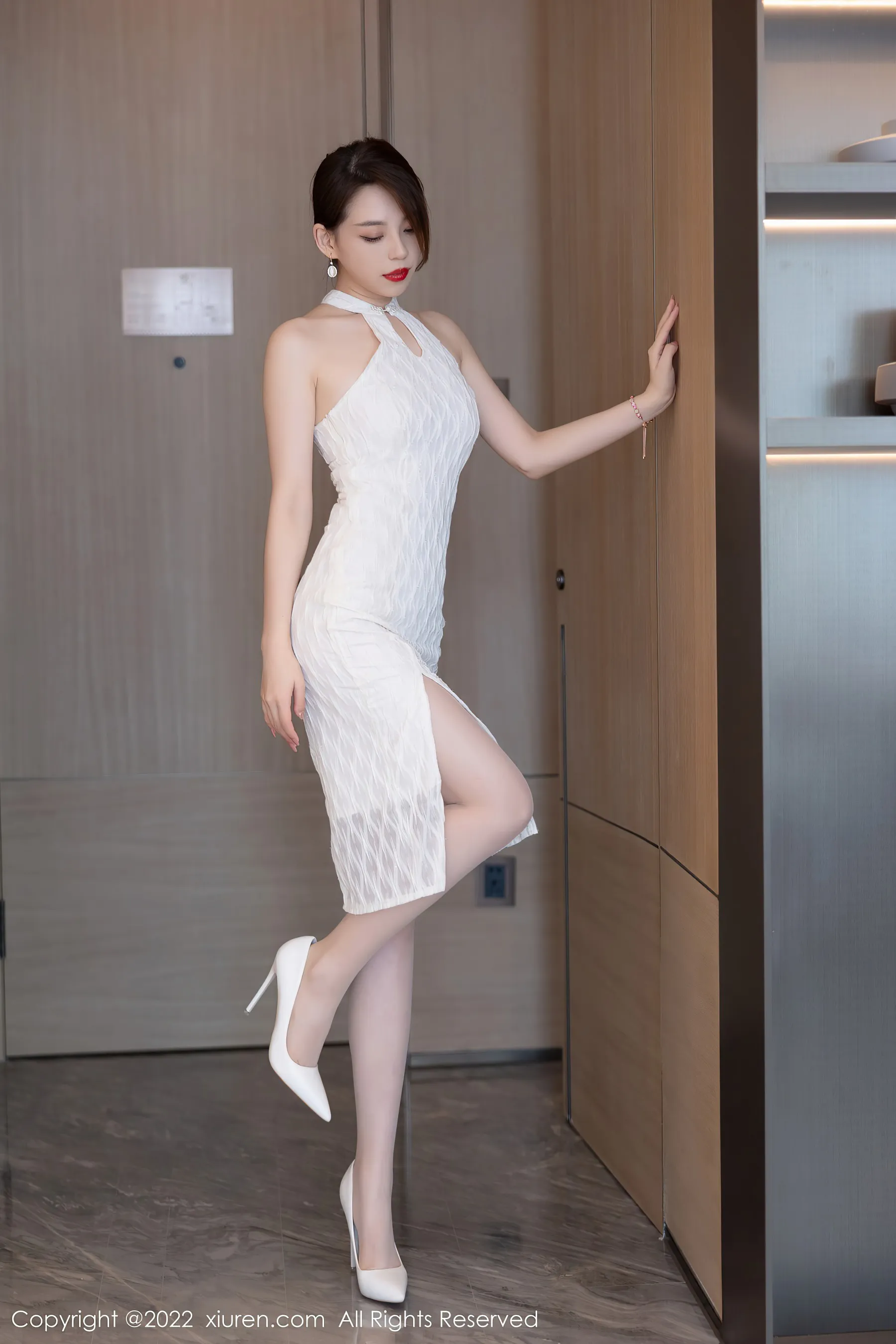  秀人网 No.4691 言沫 连衣裙丝袜写真第17张