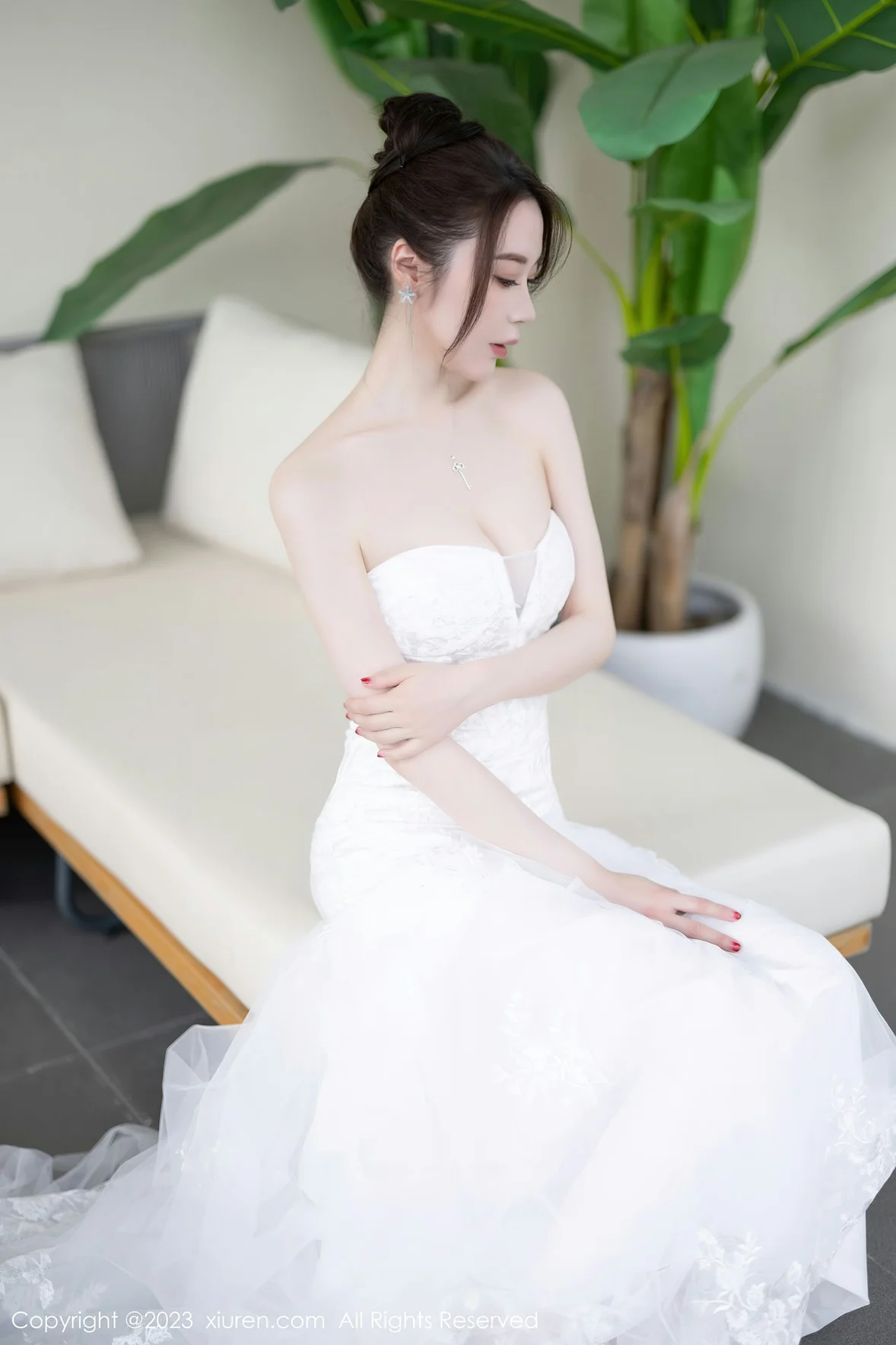  XiuRen 秀人 No.7310 梦心玥 白色婚纱服饰安吉旅拍 [84P]第11张