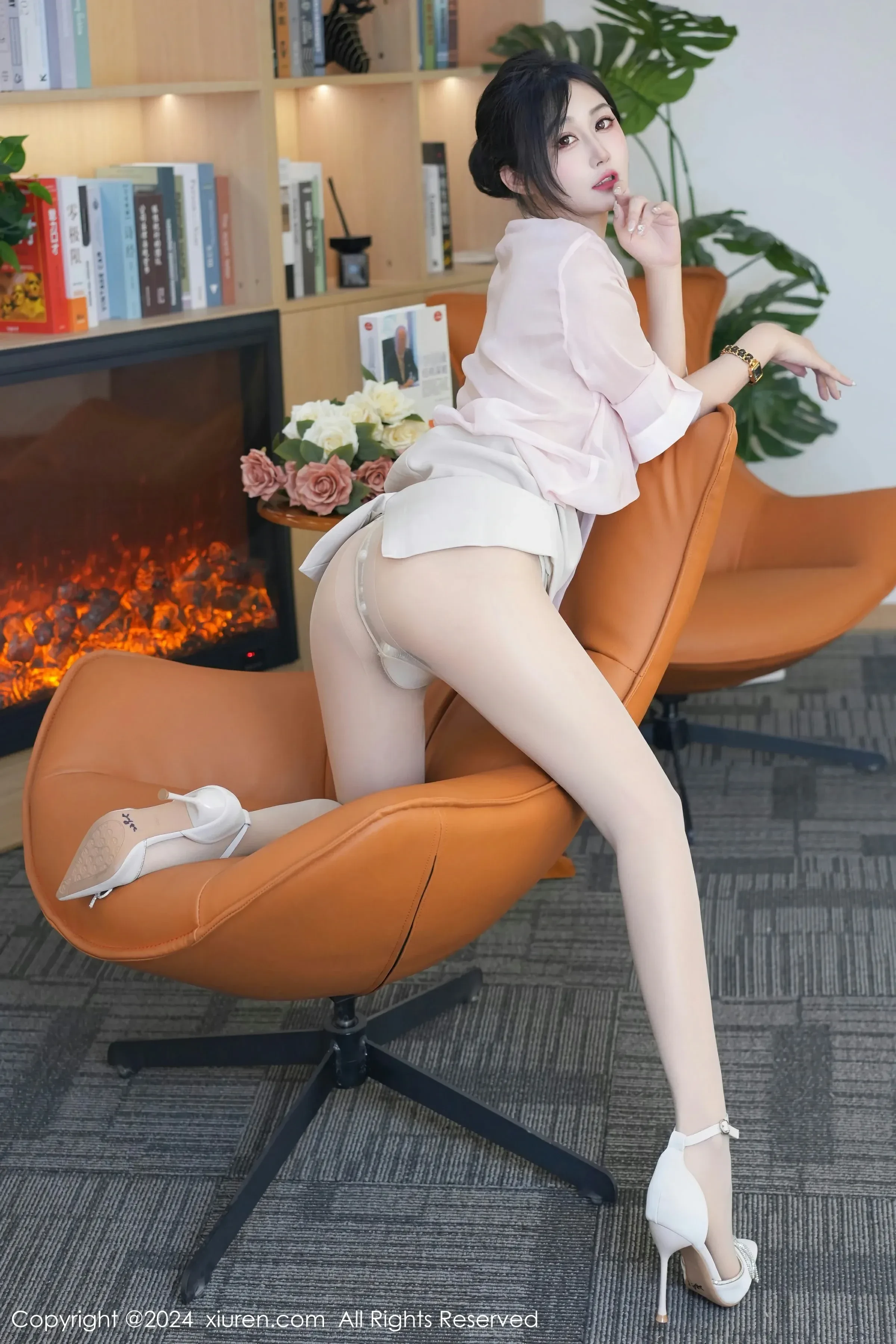  XiuRen 秀人 No.8477 laura阿姣 [70P]第2张