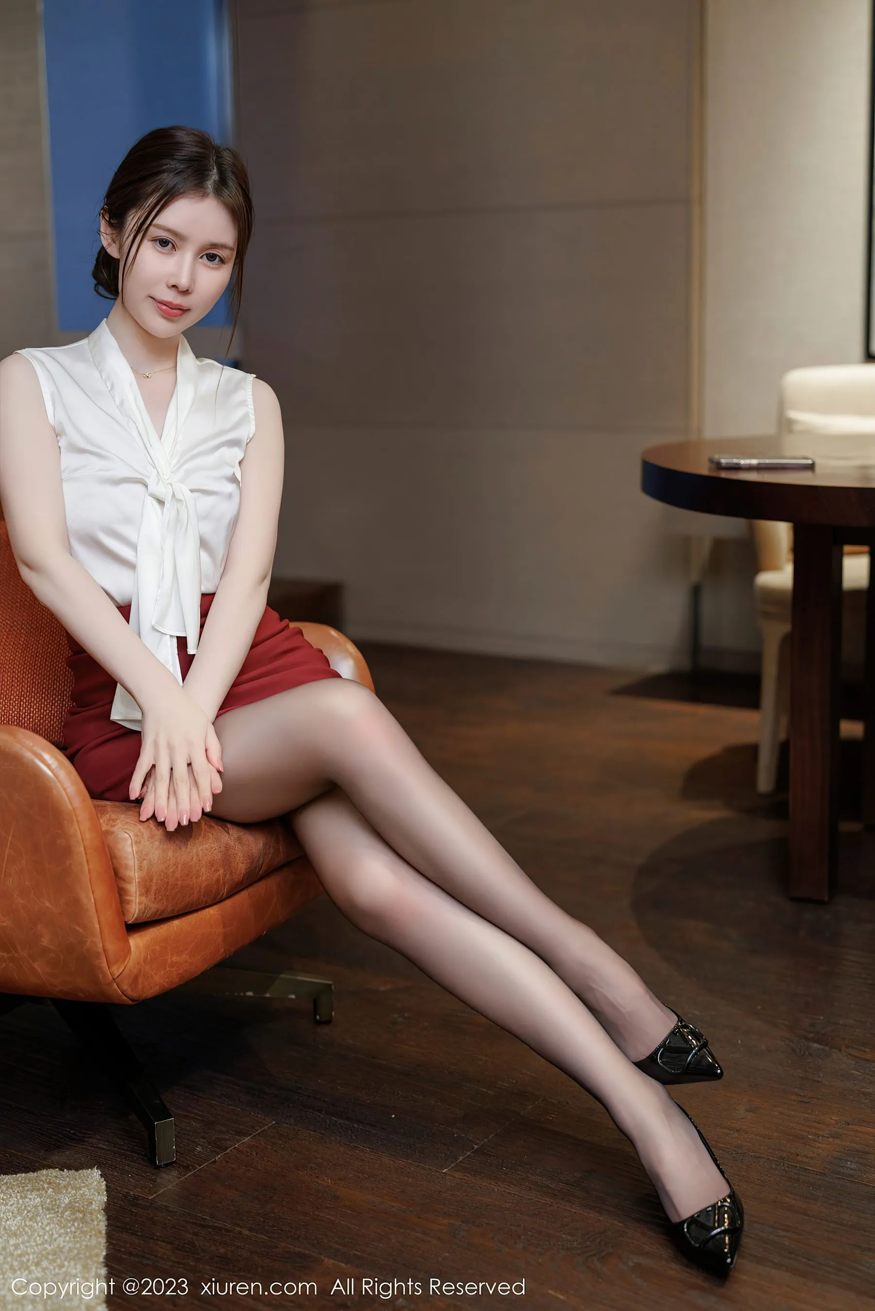  秀人网 No.6727 吴雪瑶 短裙美腿第12张