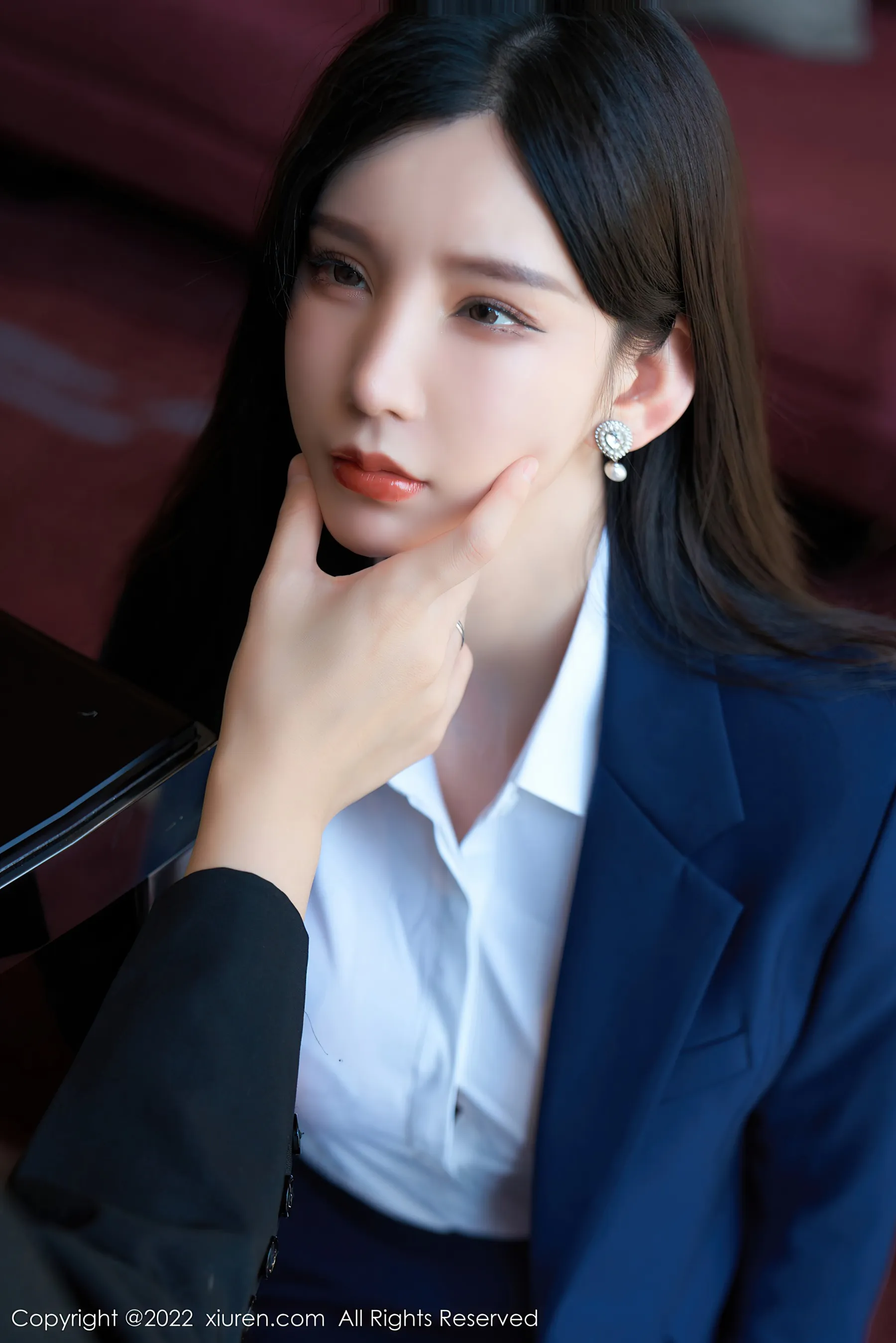  秀人网 No.4708 周于希Sally OL美女黑丝美腿写真第18张