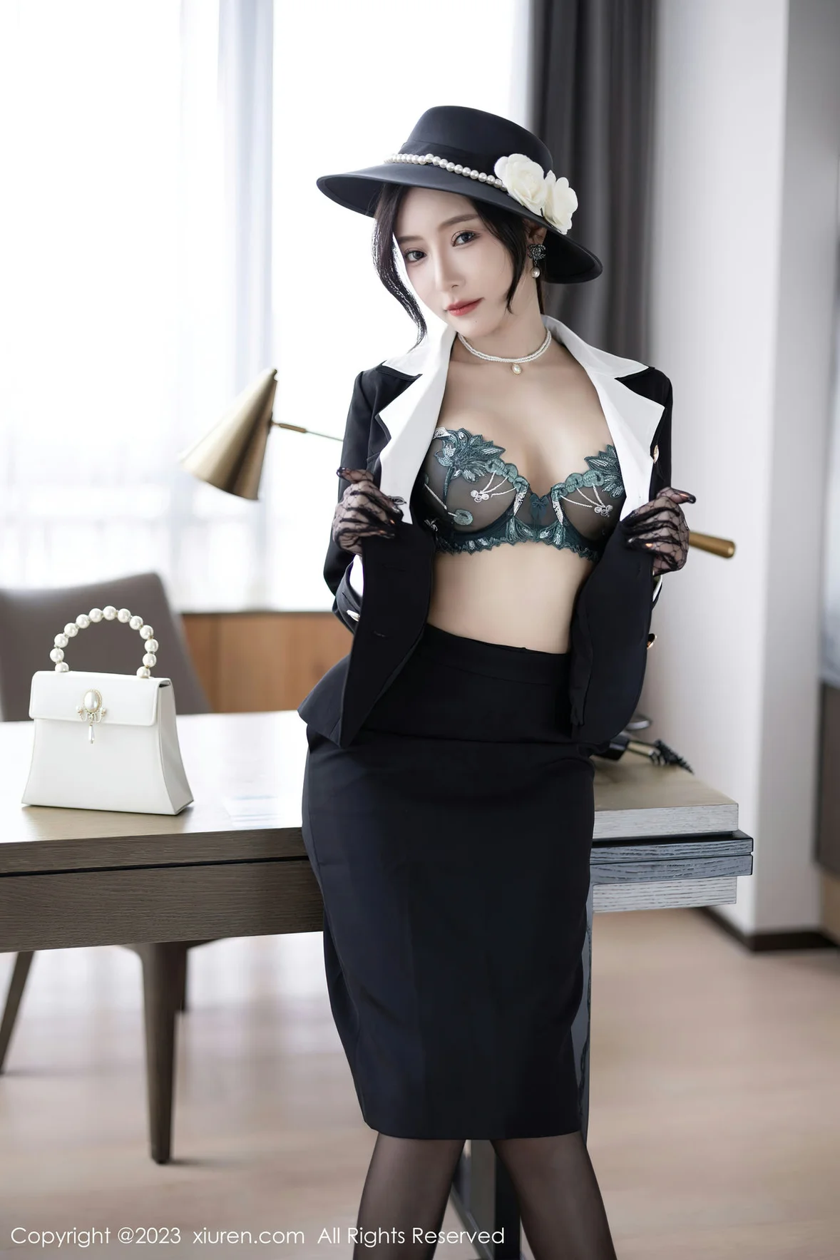  XiuRen 秀人 No.7048 王馨瑶yanni 气质高跟黑丝 [82P]第4张