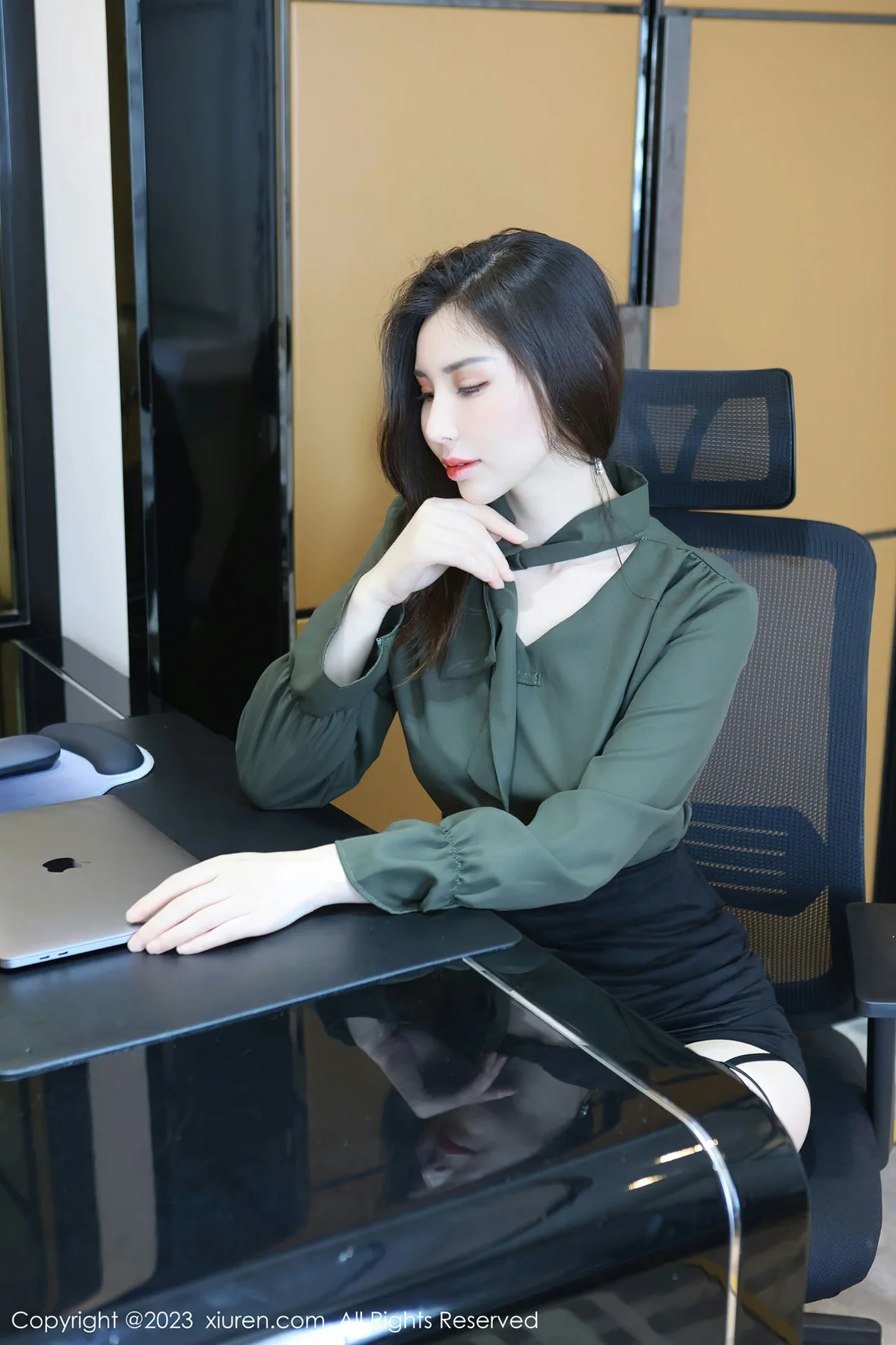  XiuRen 秀人 No.6844 王曼柔 魅惑黑丝性感写真3 [82P]第1张