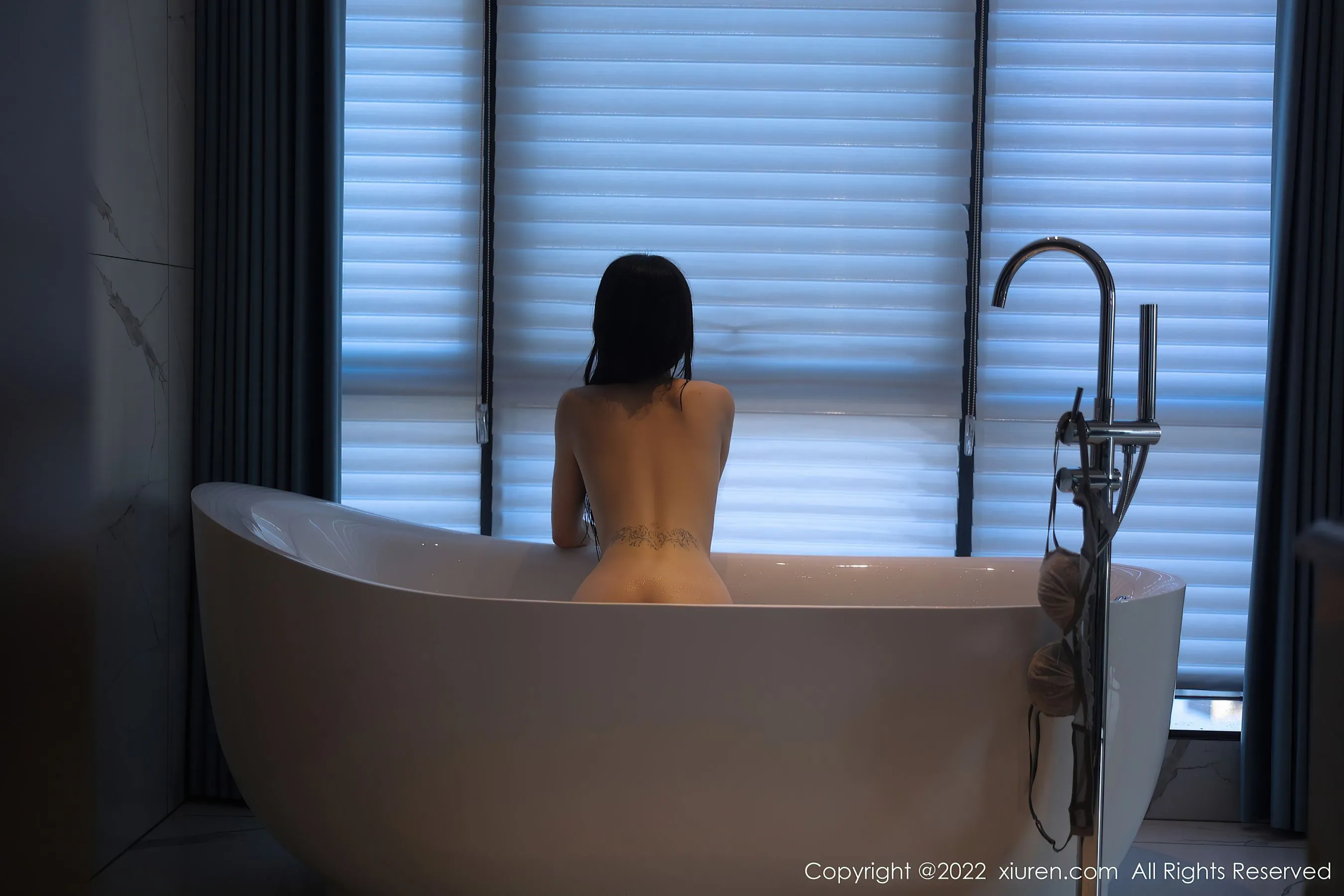 秀人网 No.5909 77qiqi 浴缸美腿第20张