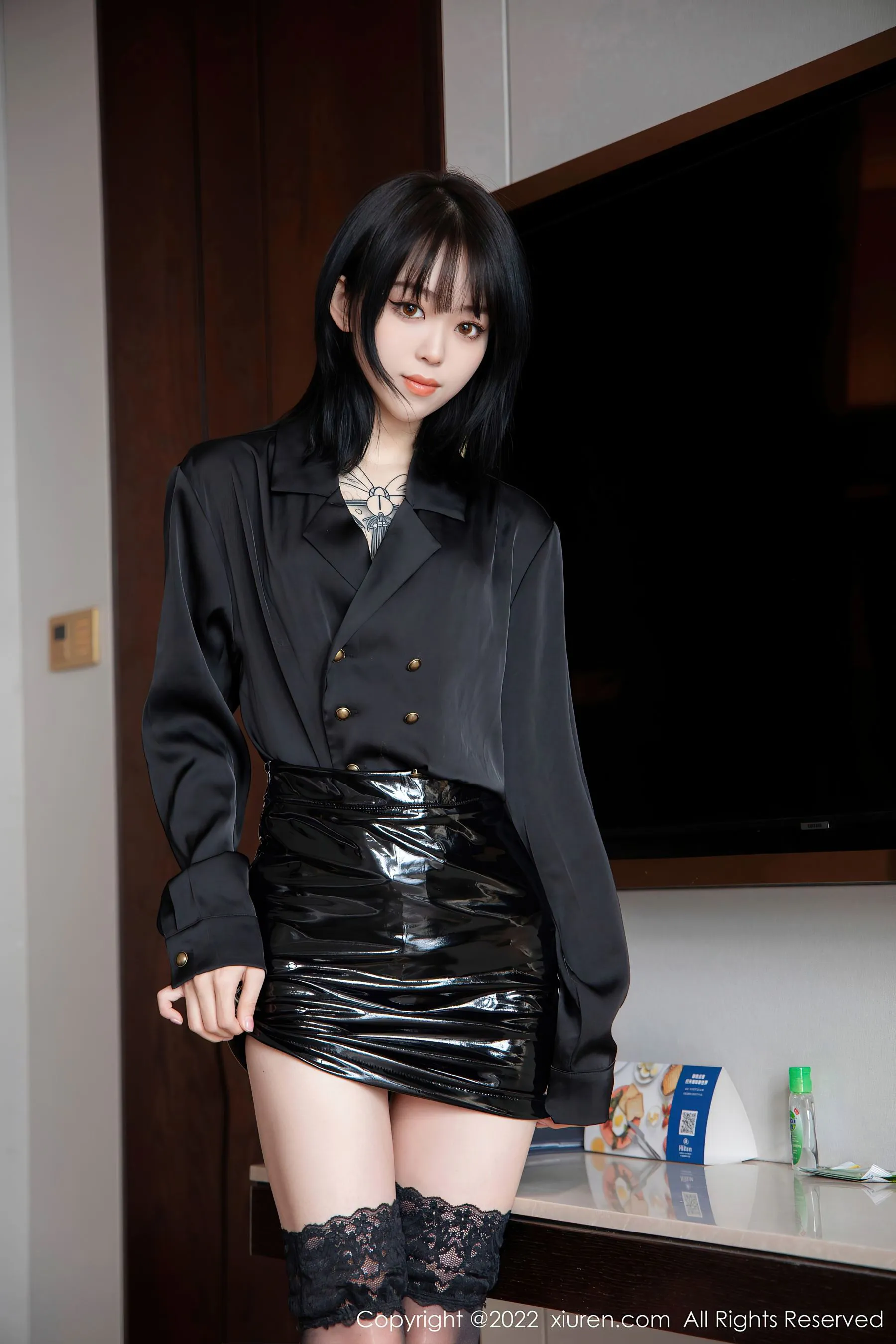  秀人网 No.4927 奶瓶. 黑丝美腿第23张