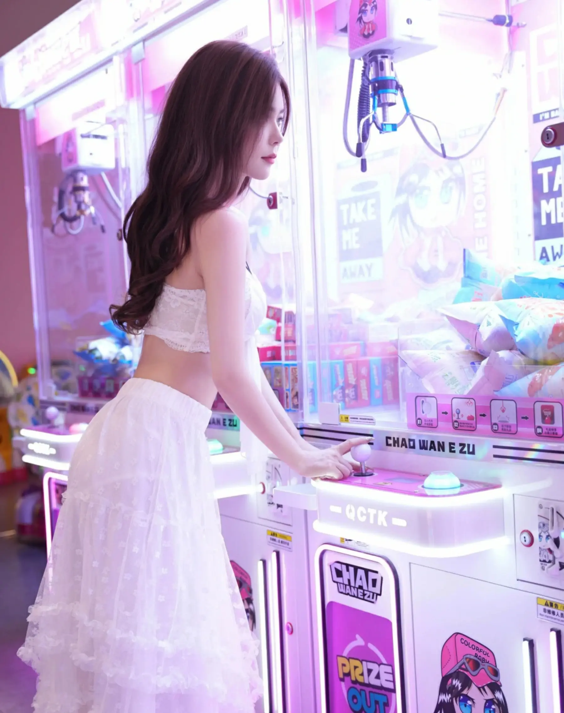  秀人网 No.10791 拍黄瓜girl [74P]第2张