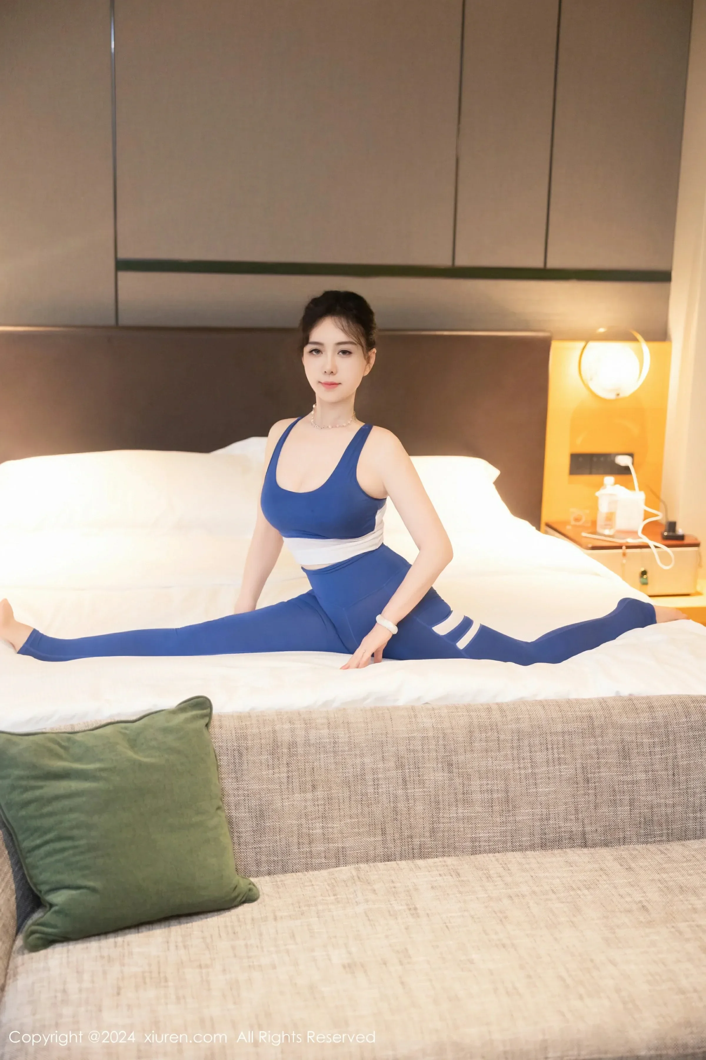  XiuRen 秀人 No.8977 吴怡怡 新人模特 [53P]第6张