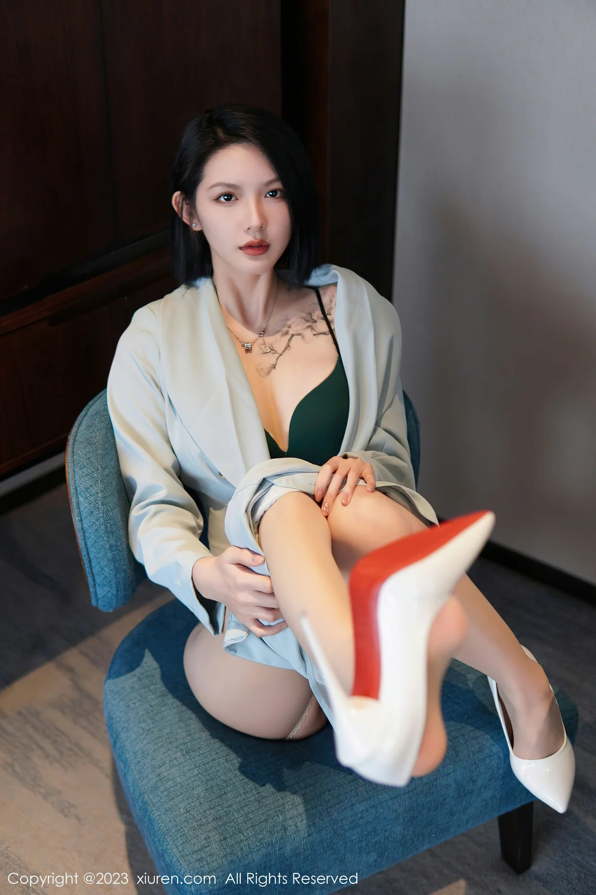  XiuRen 秀人 No.6885 乔一一 诱人原色丝袜性感写真 [75P]第14张