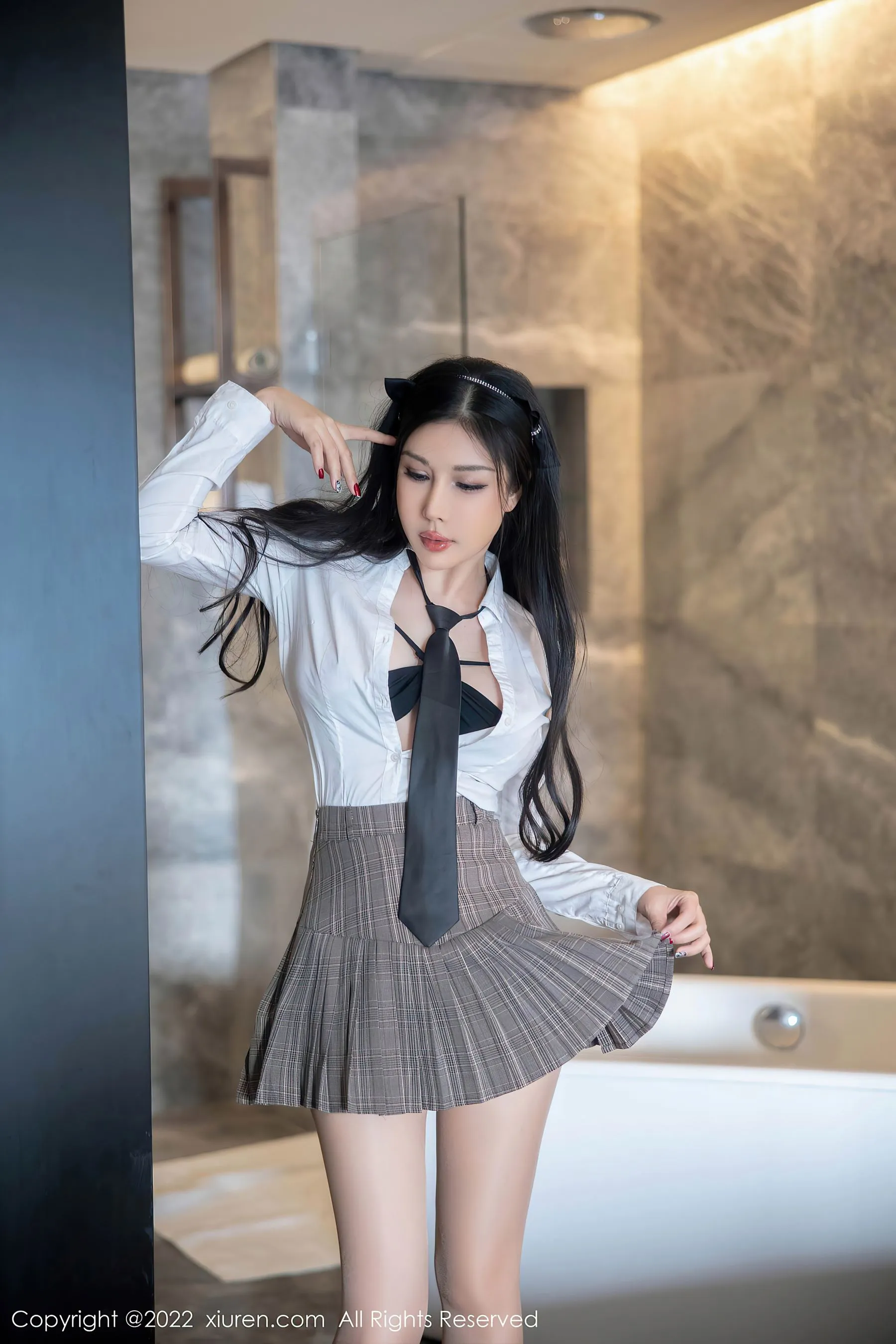  秀人网 No.5902 田冰冰 制服美腿第25张