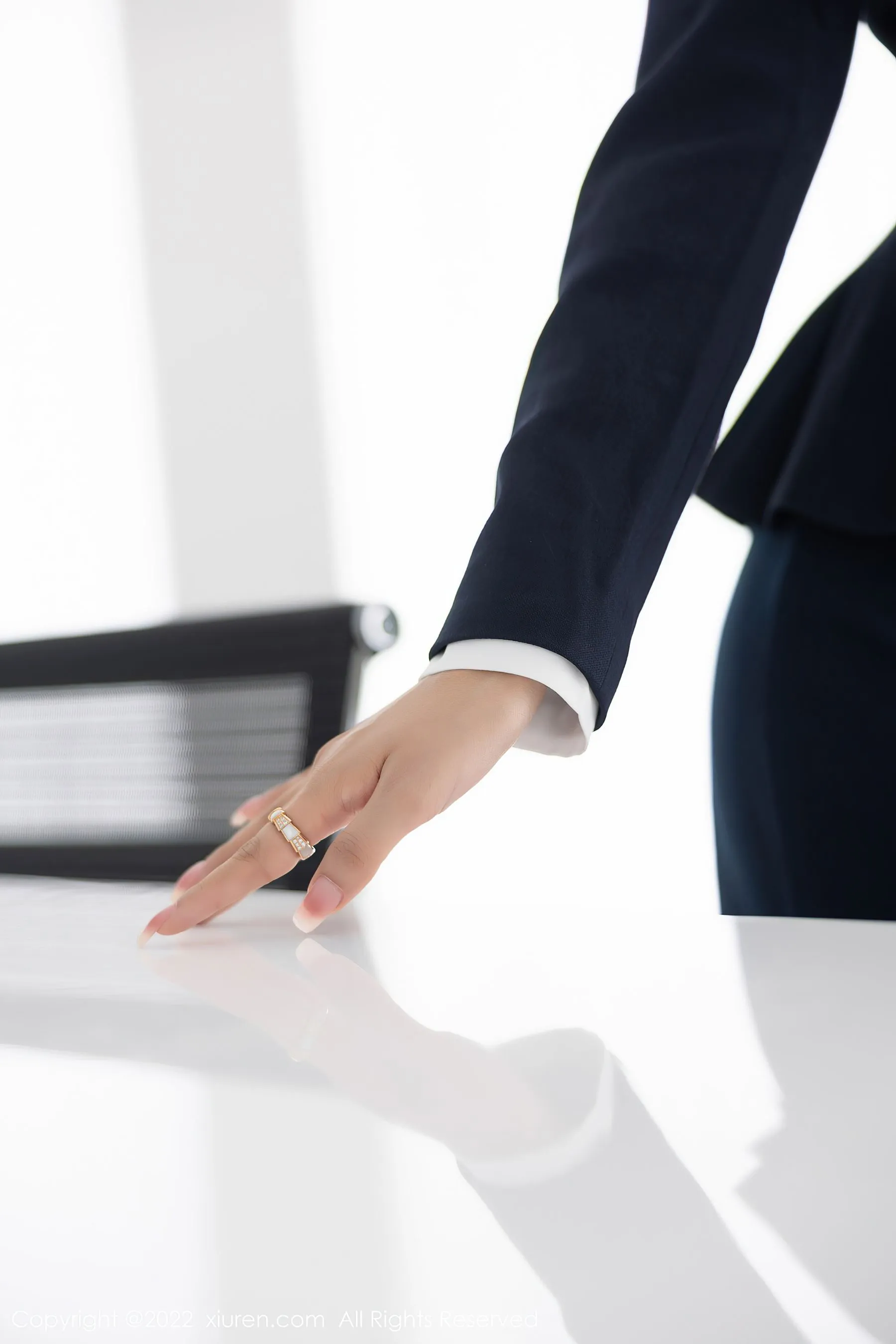  秀人网 No.5563 王馨瑶yanni 黑丝美腿第18张