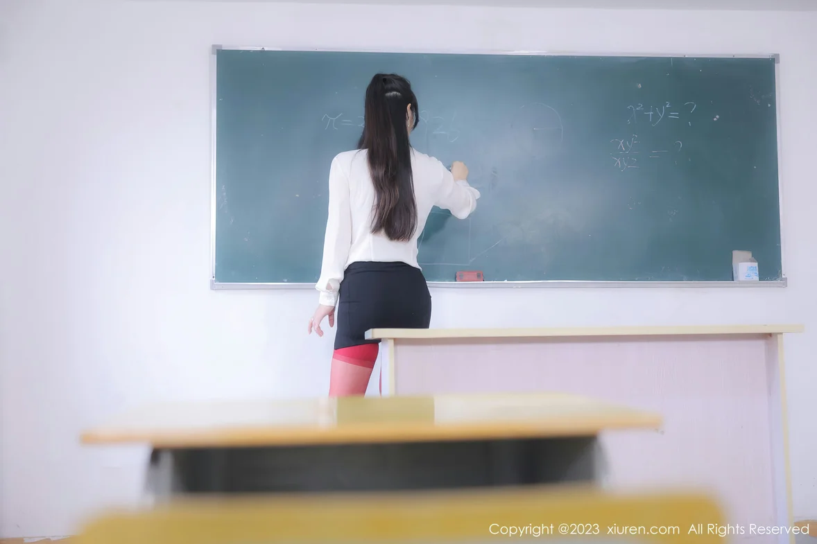  XiuRen 秀人 No.6980 诗诗kiki 教师角色扮演性感写真 [94P]第1张