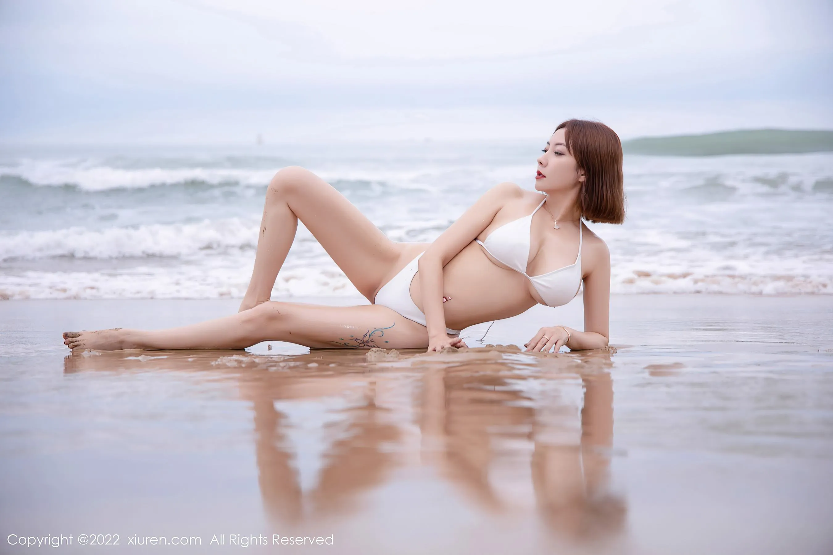  秀人网 No.4853 果儿Victoria 沙滩美臀第2张