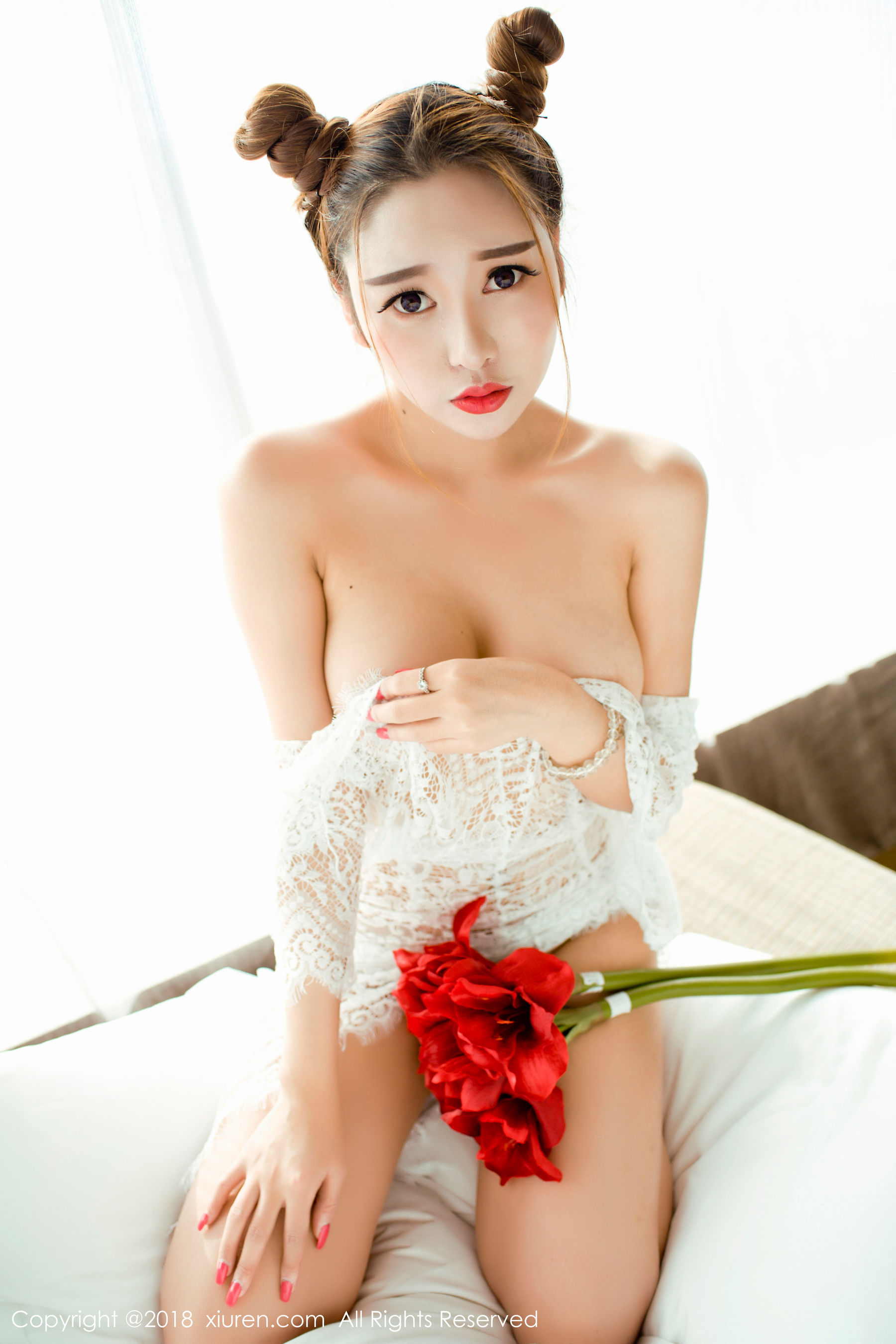 李梓熙《性感E罩杯巨乳美女》 秀人网XIUREN No.985第5张