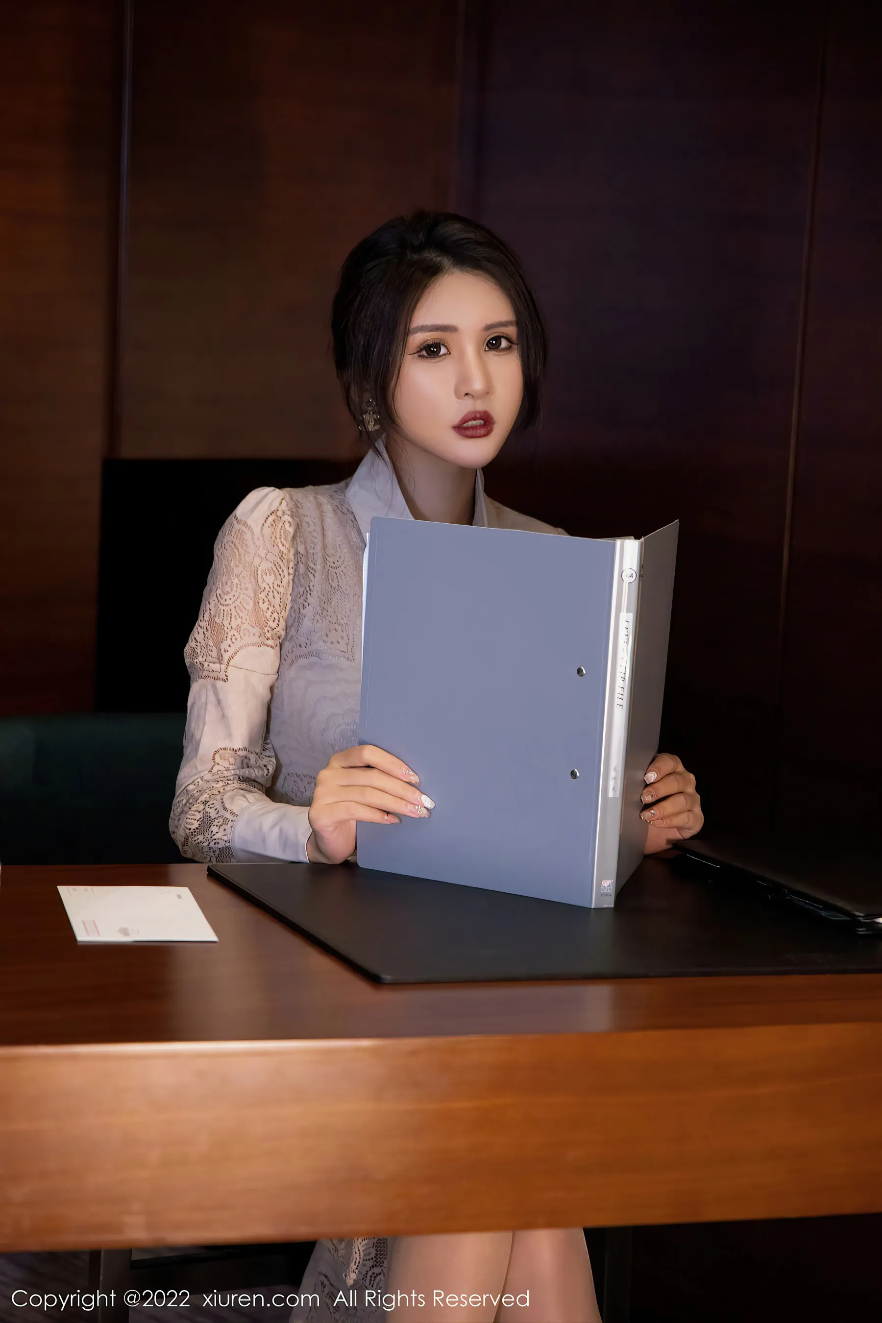  秀人网 No.4874 Emily尹菲 丝袜美腿OL写真第15张